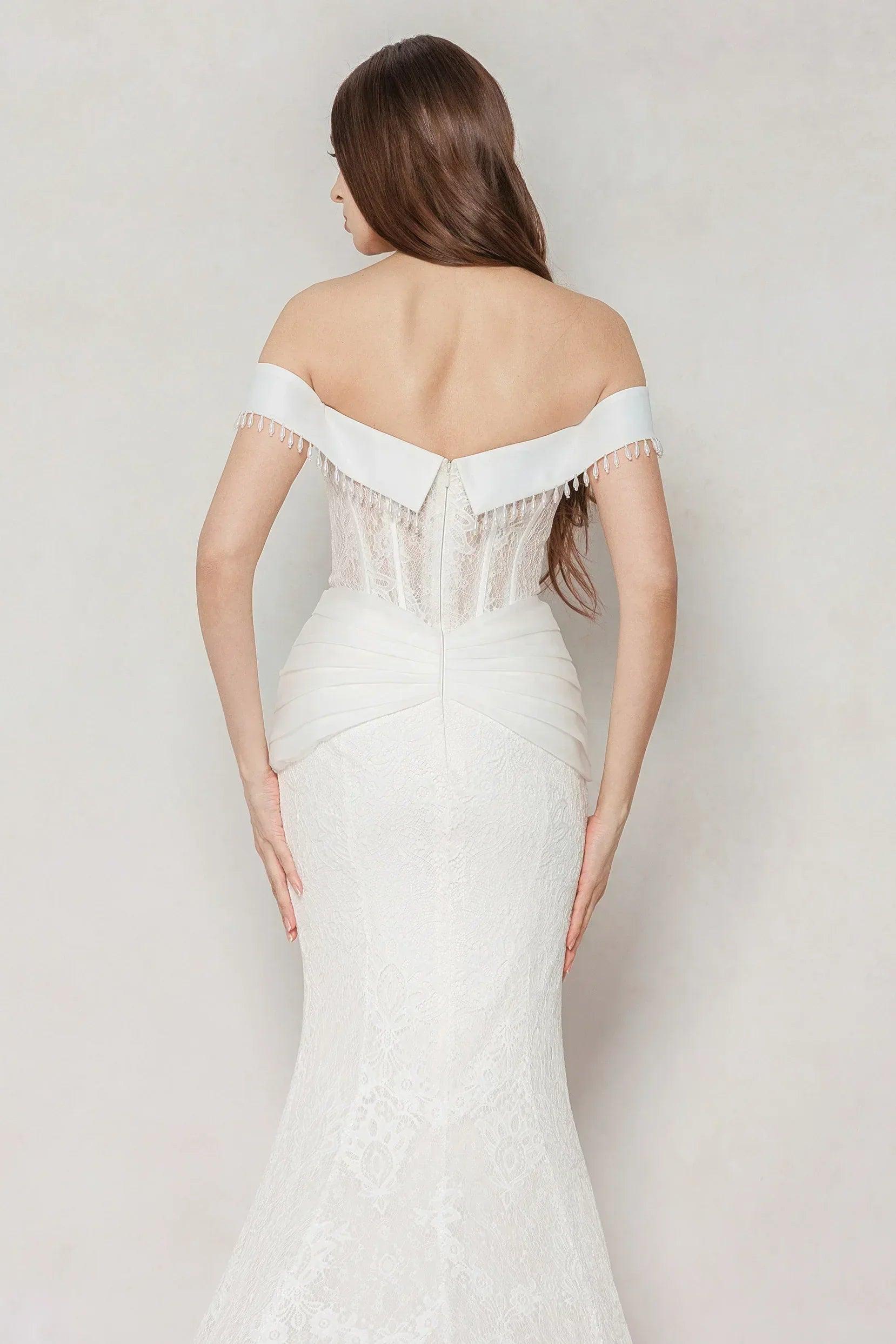 Trumpet-Mermaid Court Train Lace Wedding Dress CW3637