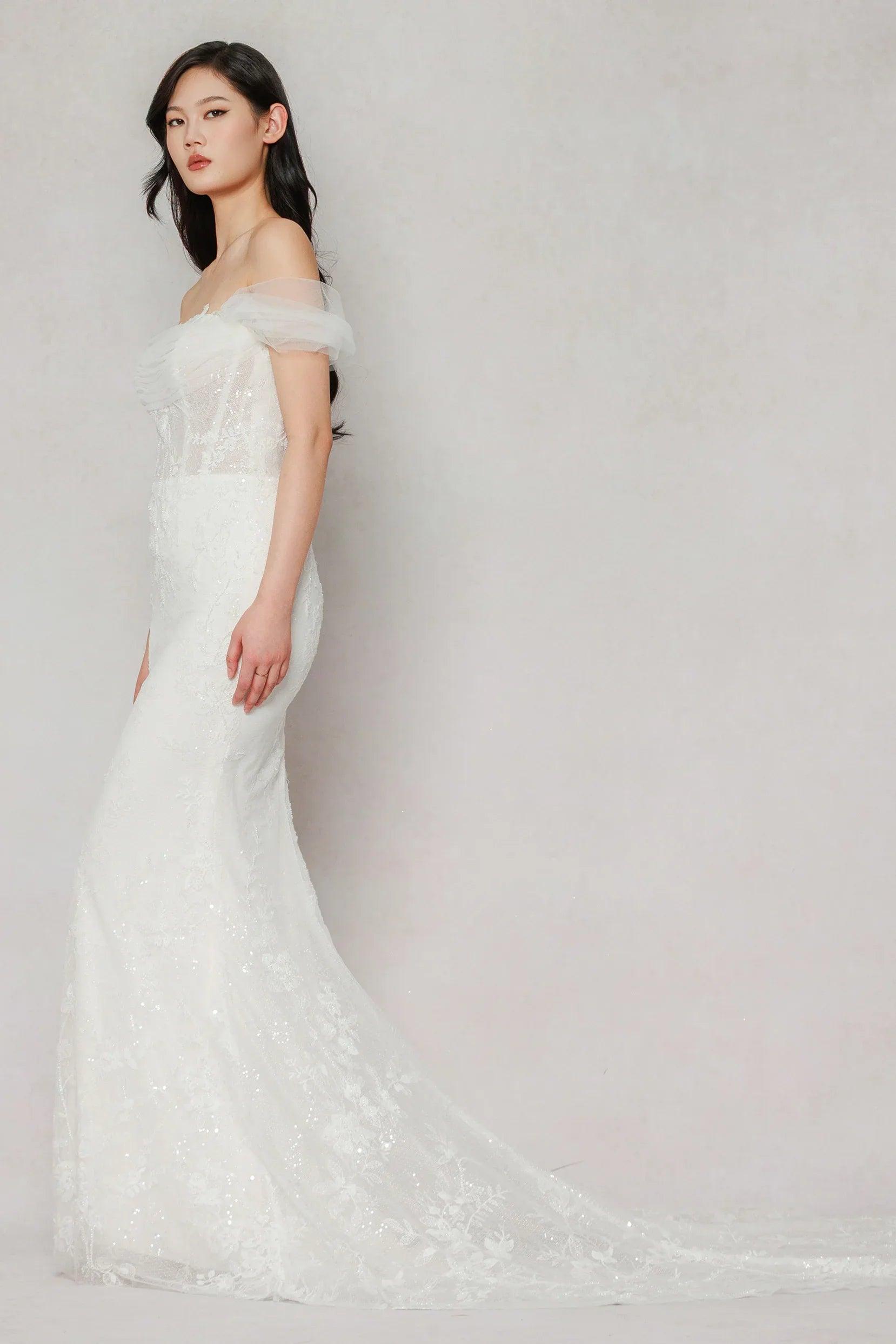 Trumpet-Mermaid Court Train Tulle Wedding Dress CW3642