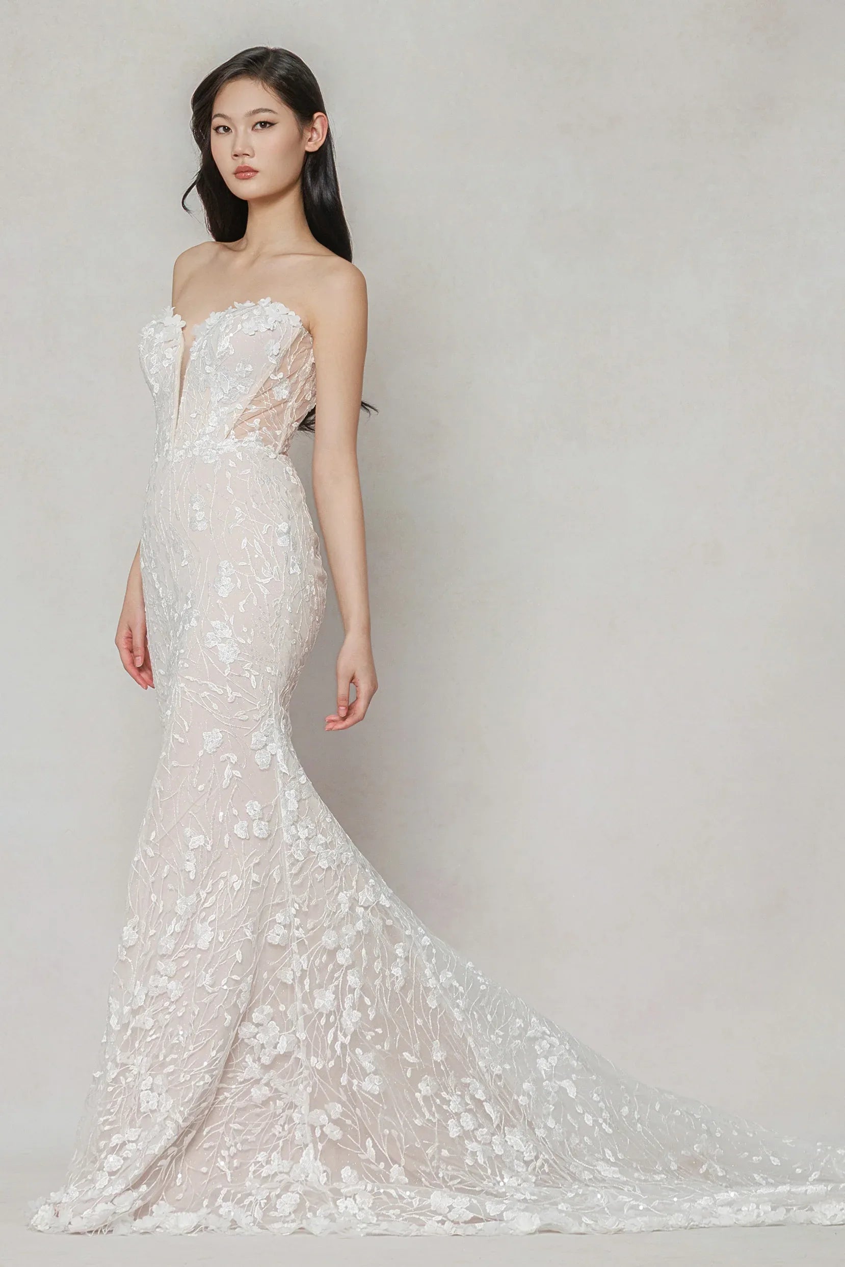 Trumpet-Mermaid Court Train Lace Wedding Dress CW3643