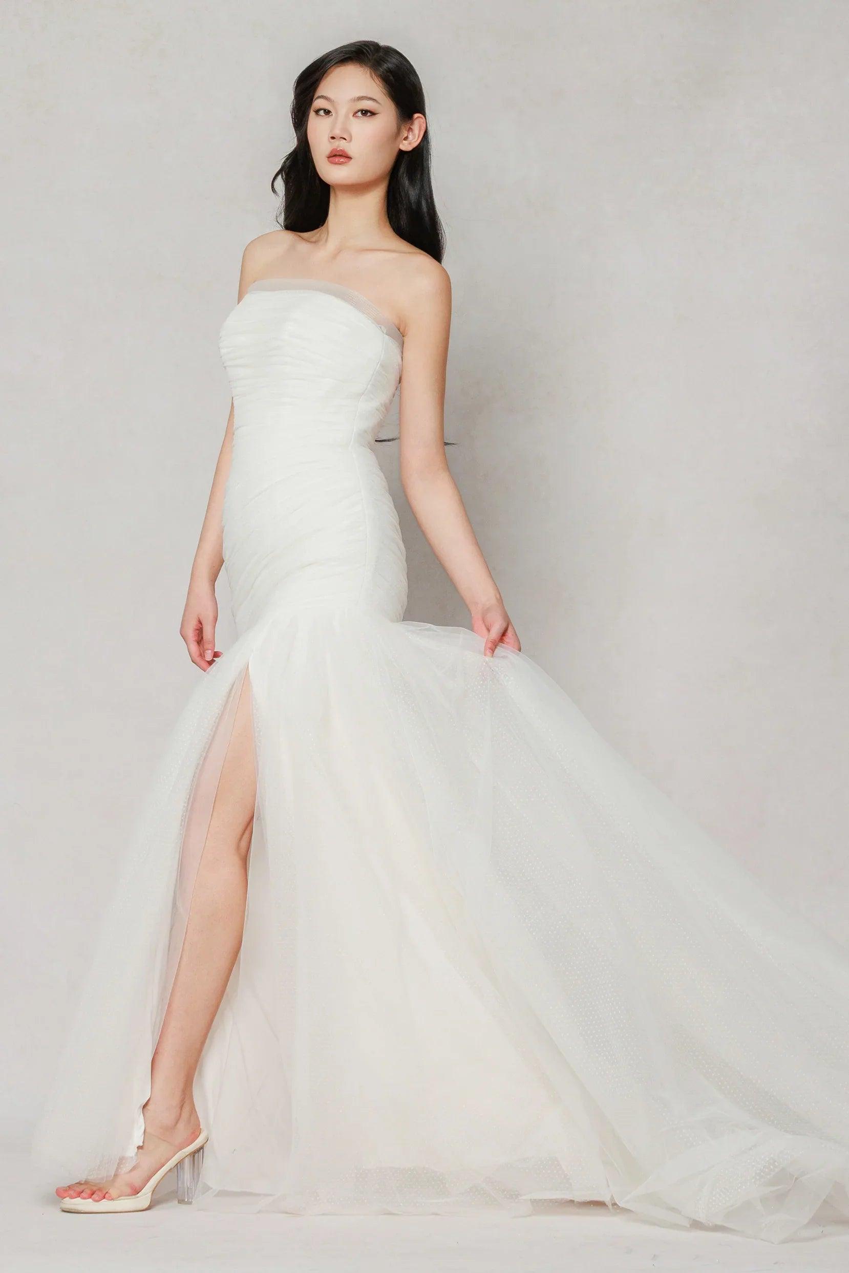 Trumpet-Mermaid Court Train Dot Tulle Wedding Dress CW3644