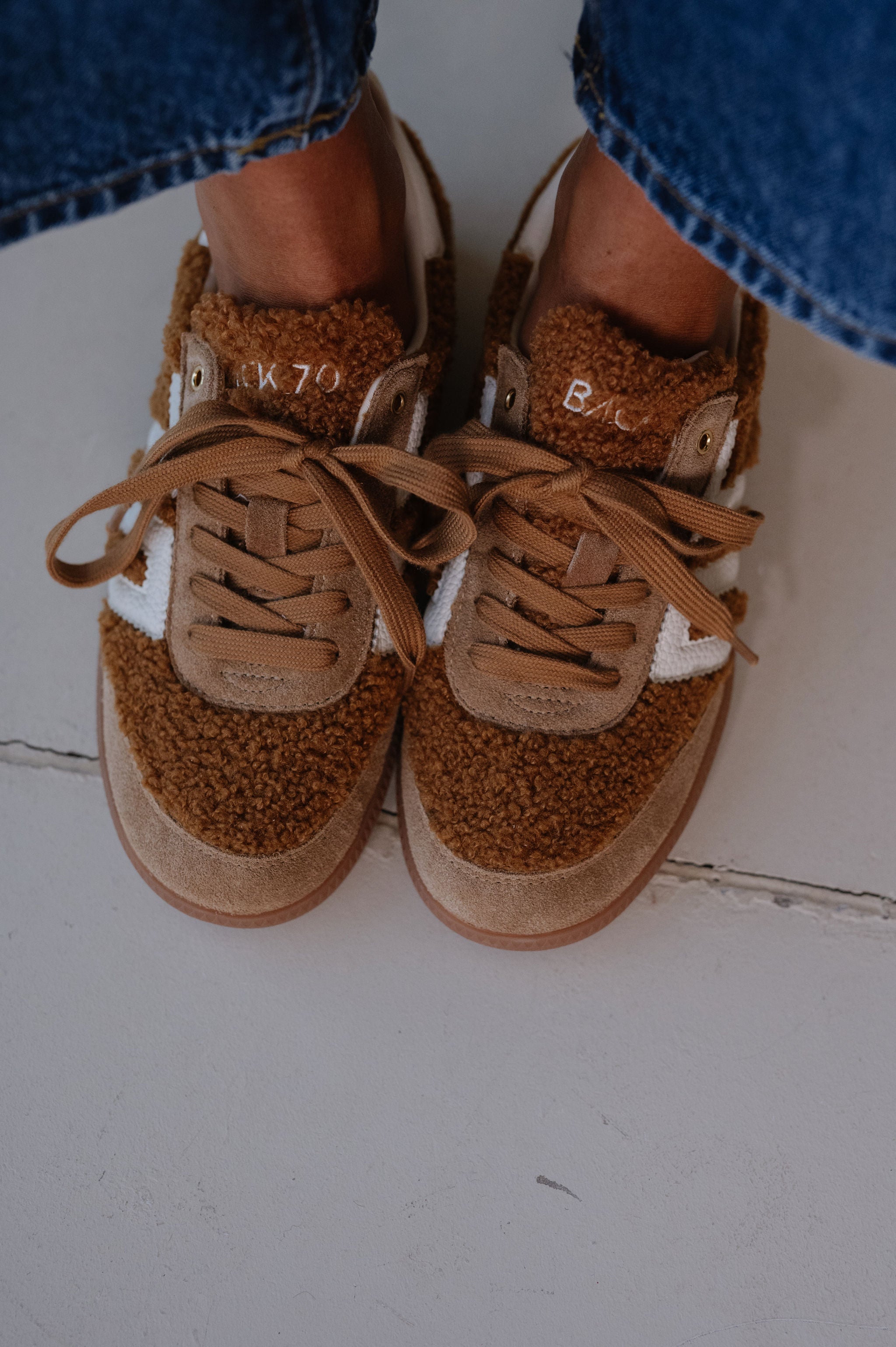 Back 70 Cloud Teddy Sneakers-Tobacco/White