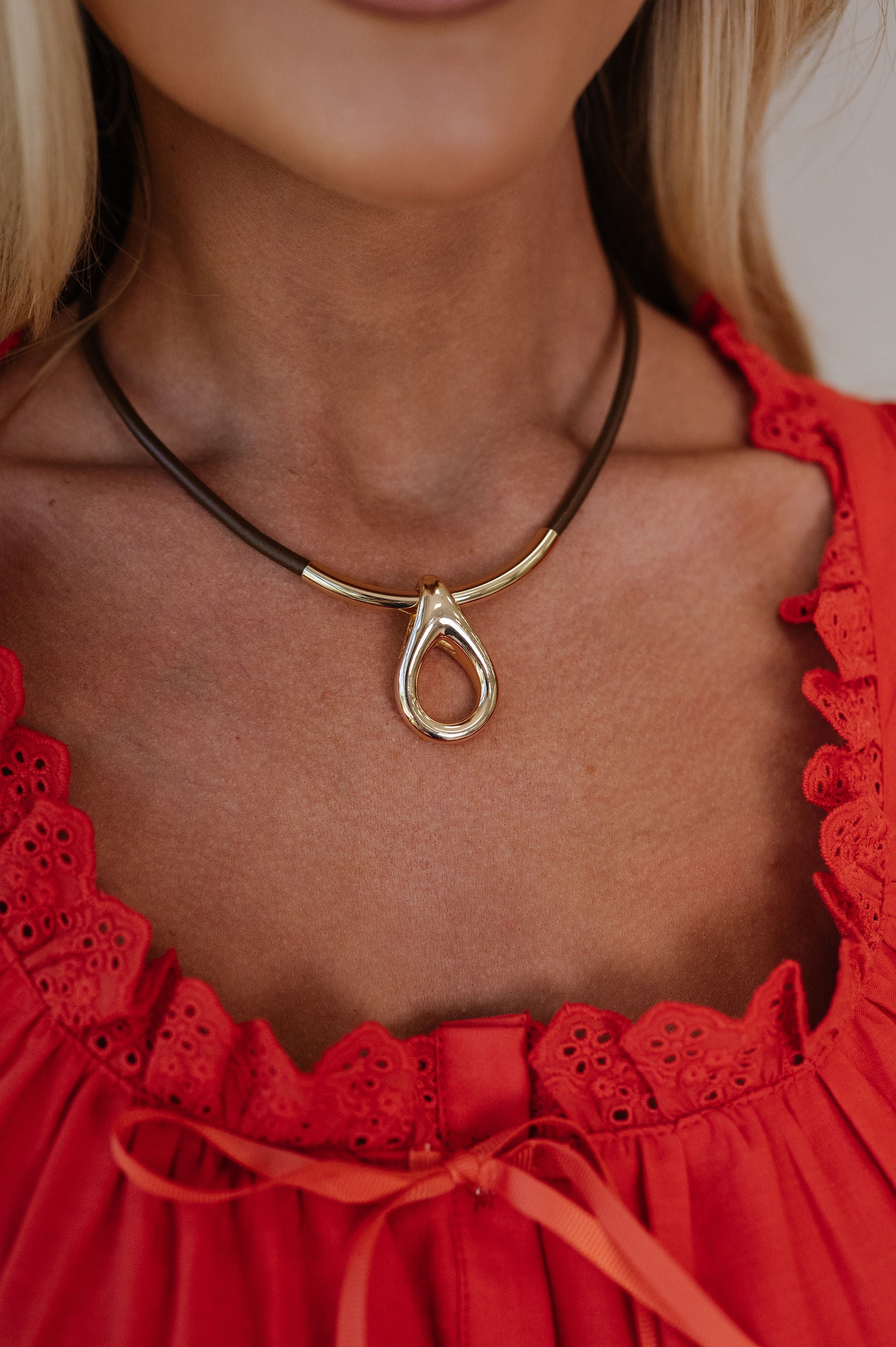 Ambar Cord Necklace-Gold