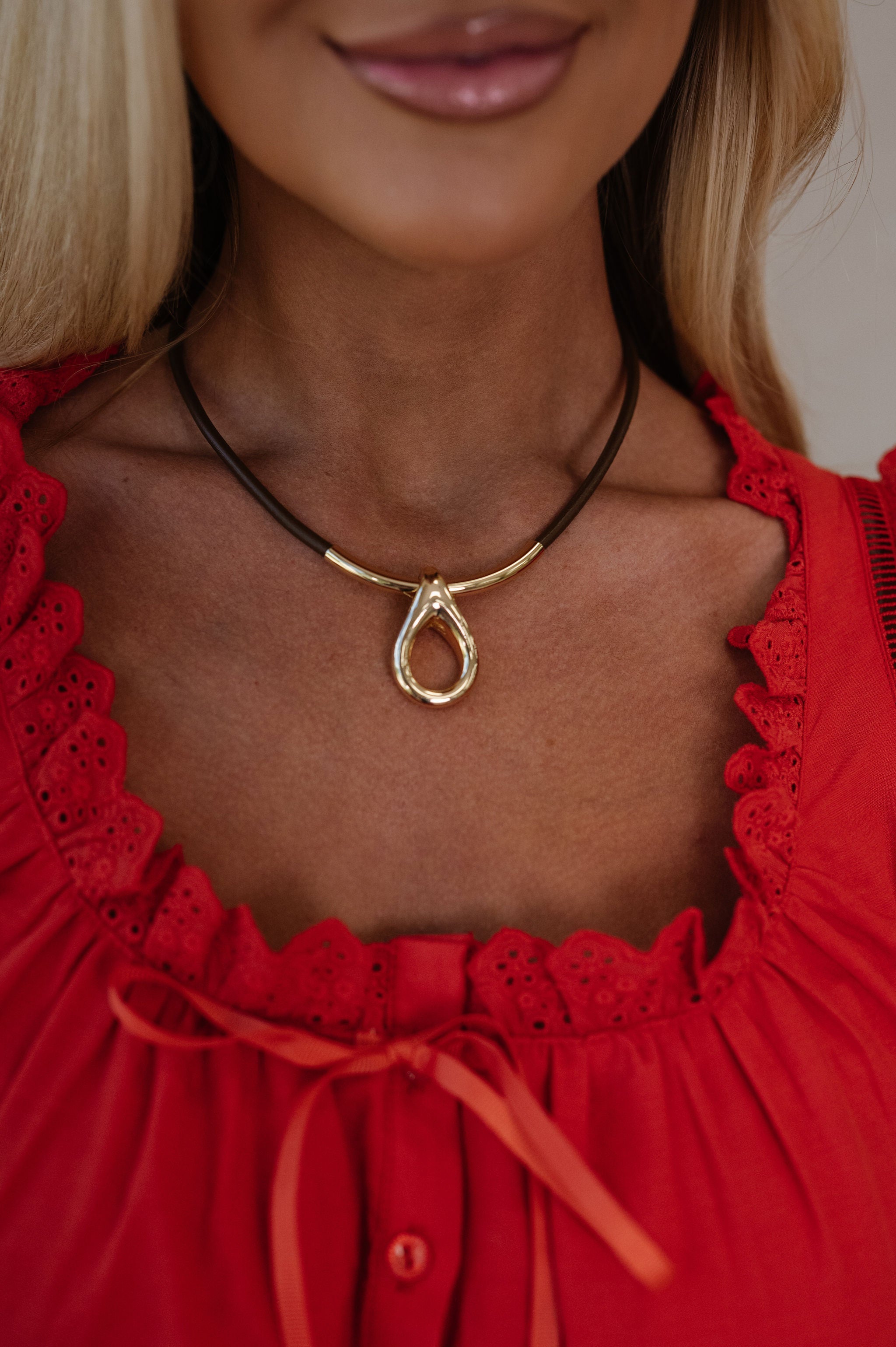Ambar Cord Necklace-Gold