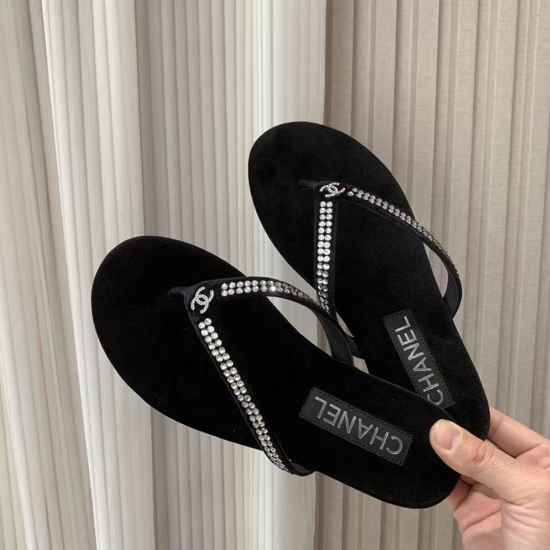 CC Crystal-Strap Thong Sandals Black Suede