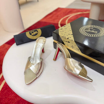 CL 26s Fanny Slide 8.5cm Light Gold Laminated Lamb Nappa Leather