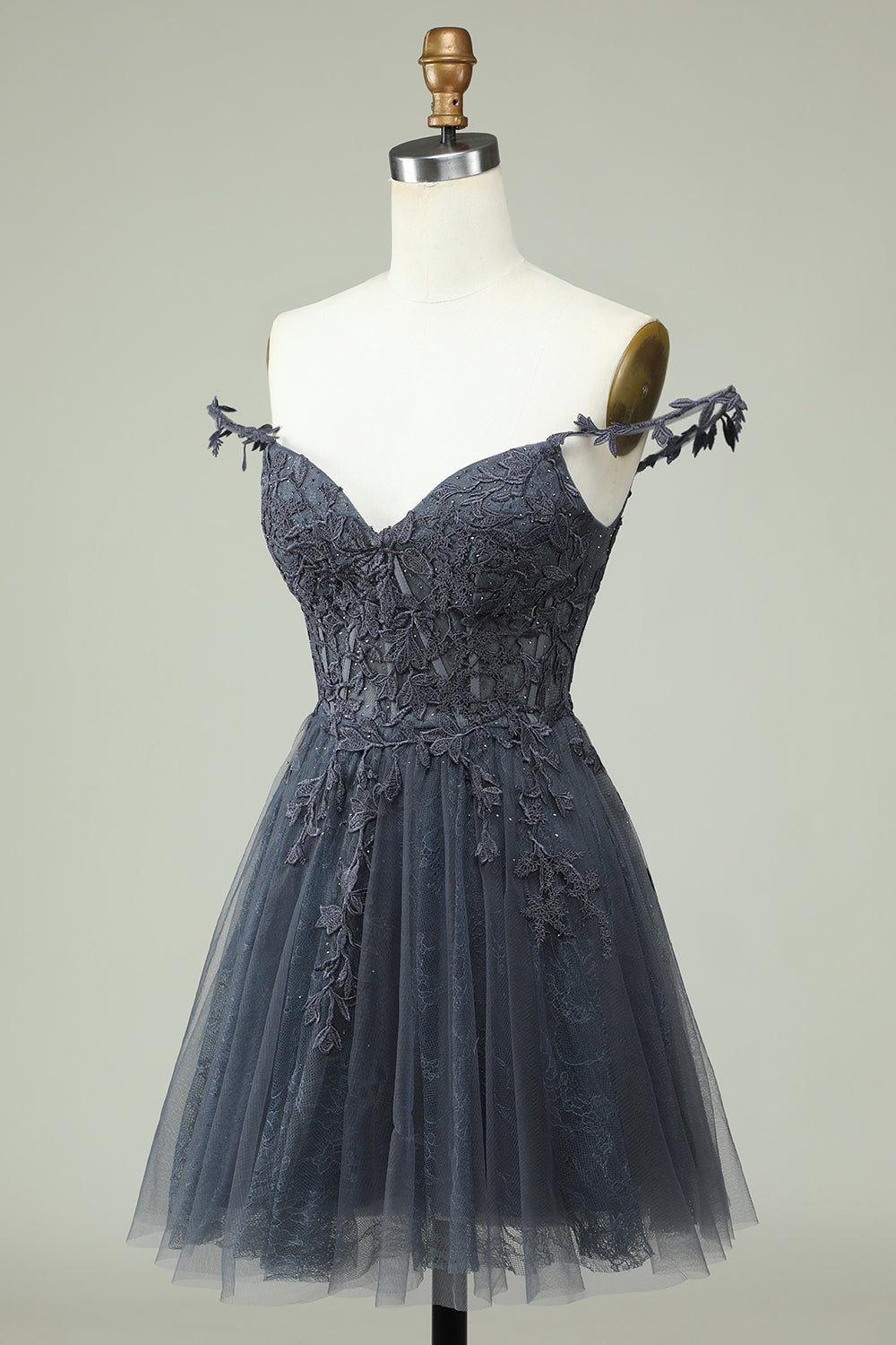 Grey Spaghetti Straps Short Homecoming Dress with Appliques