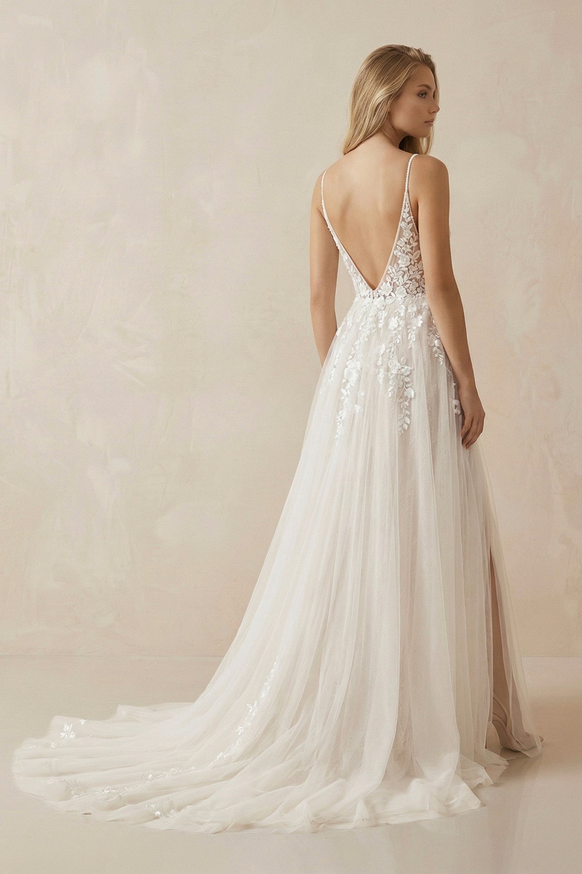 A-line Attractive V-neck Tulle Appliques Bohemian Wedding Dress