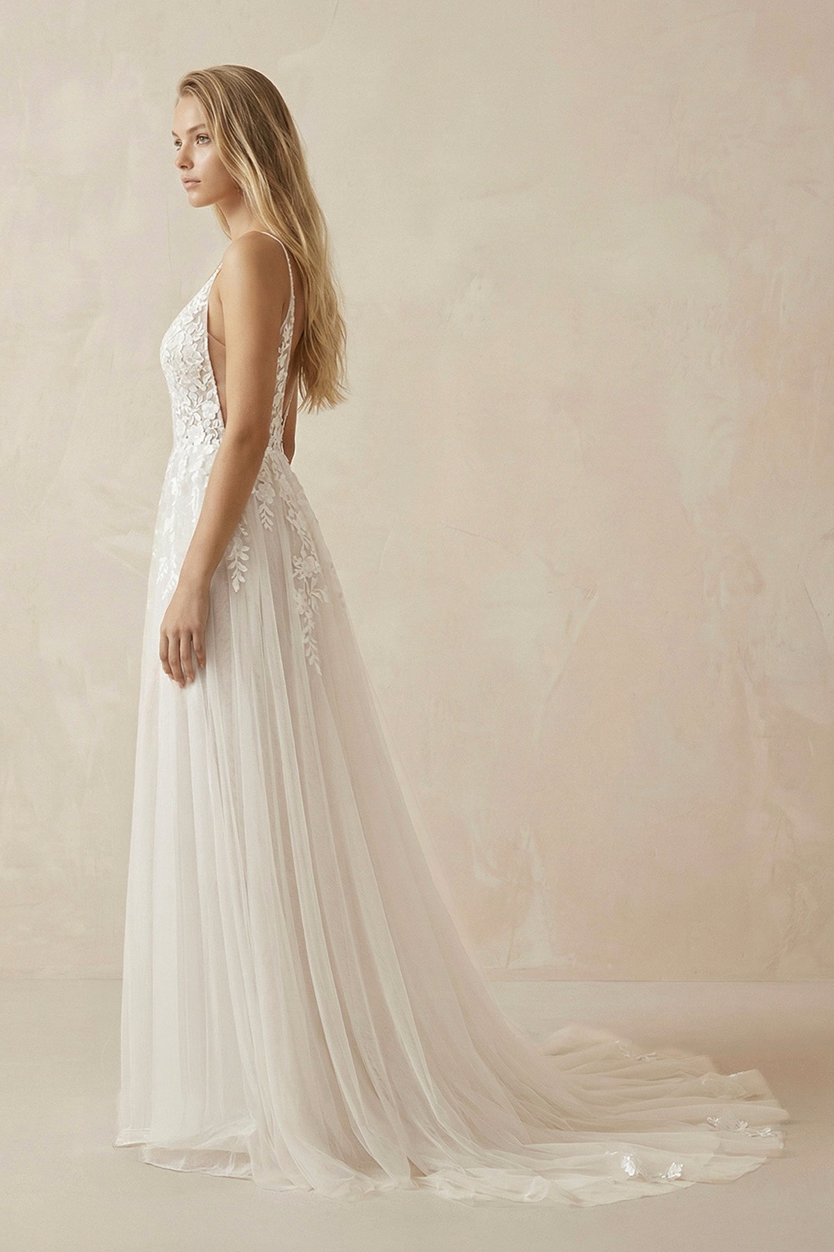 A-line Attractive V-neck Tulle Appliques Bohemian Wedding Dress