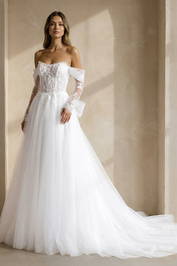 A Line Tulle Wedding Dress With Appliques in White