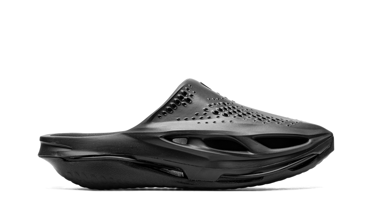 MMW 005 Slide Triple Black DH1258 002