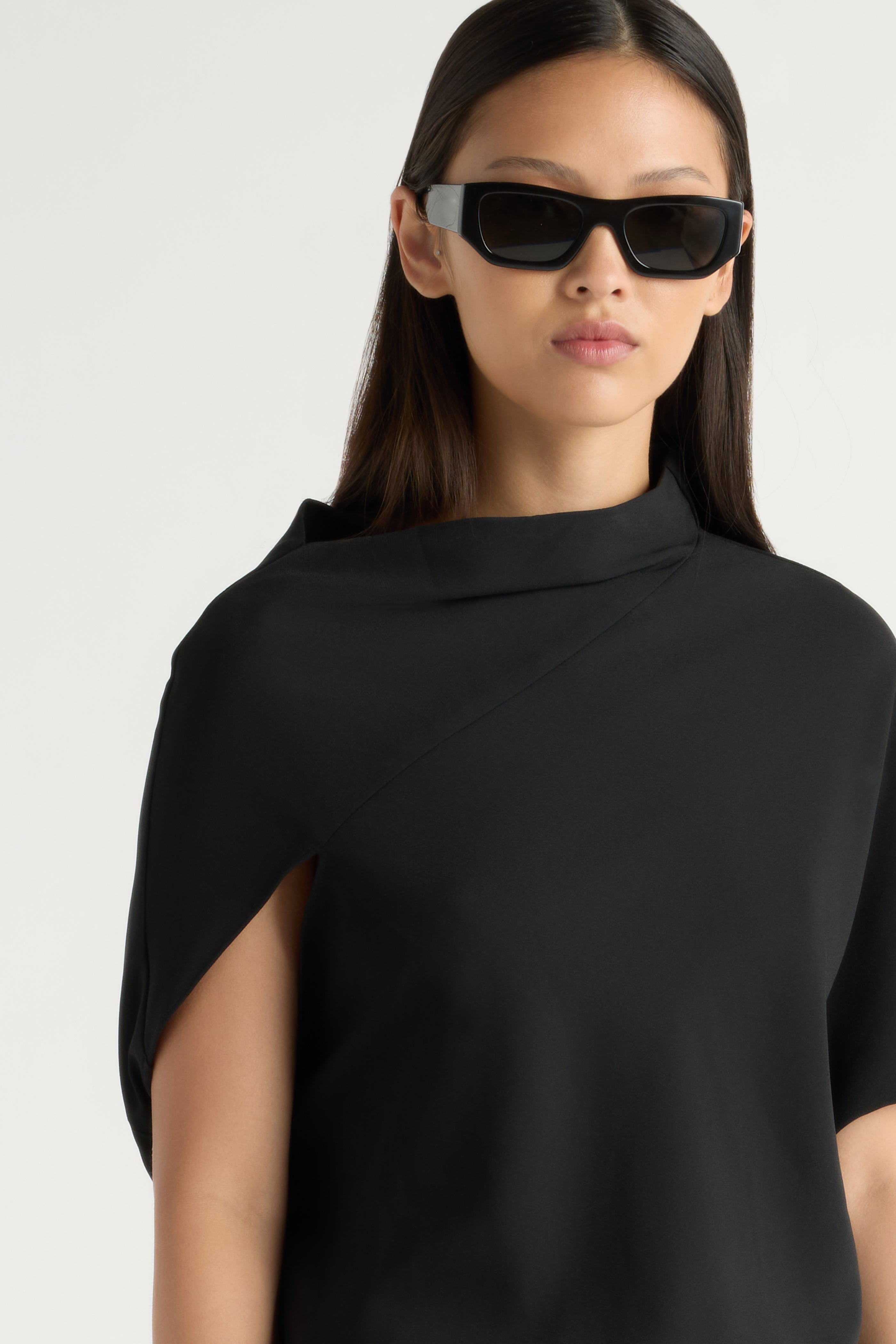 Gitte Asymmetric-Sleeve Dress
