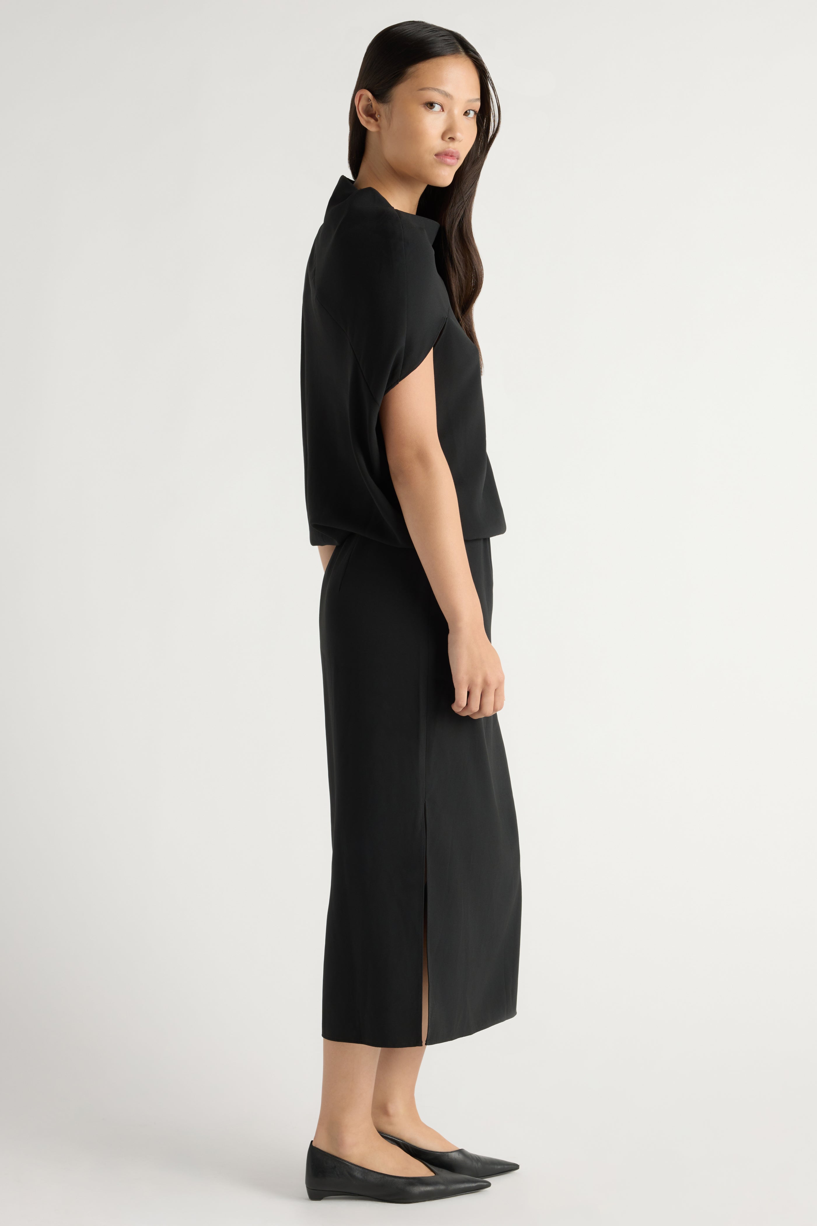 Gitte Asymmetric-Sleeve Dress