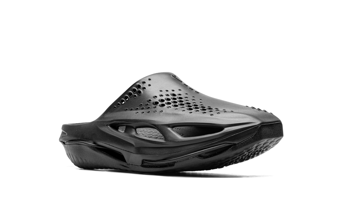 MMW 005 Slide Triple Black DH1258 002