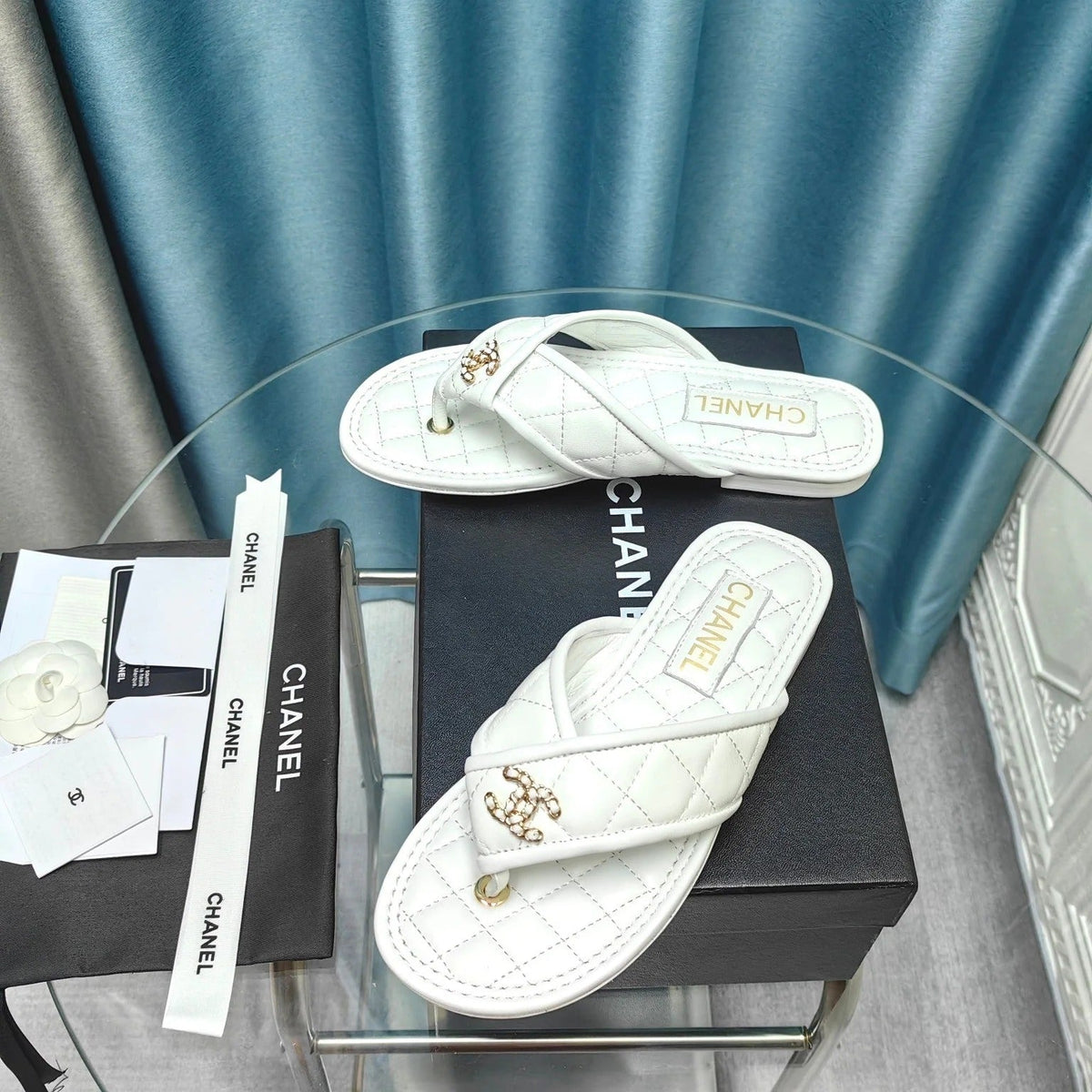 Chanel 26P Flip-Flops White in Calfskin 712309