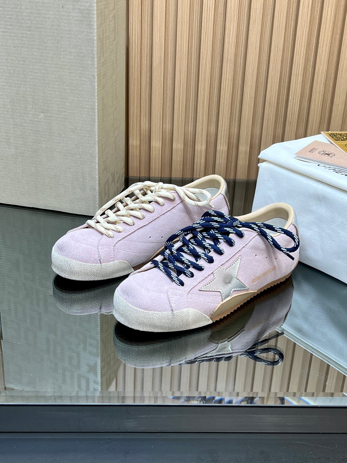GGDB True-Star Sneaker Light Pink Suede 665960