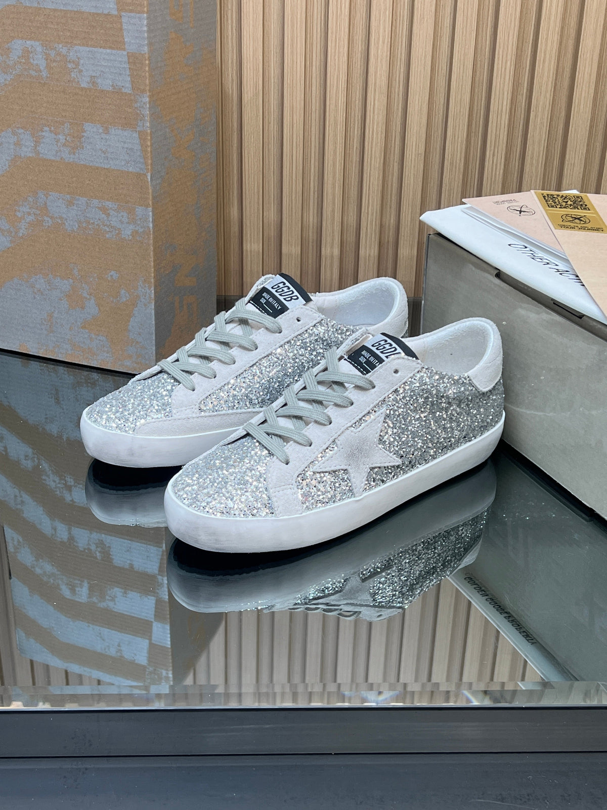 GGDB True-Star Sneaker Light Grey Suede Glitter 665956
