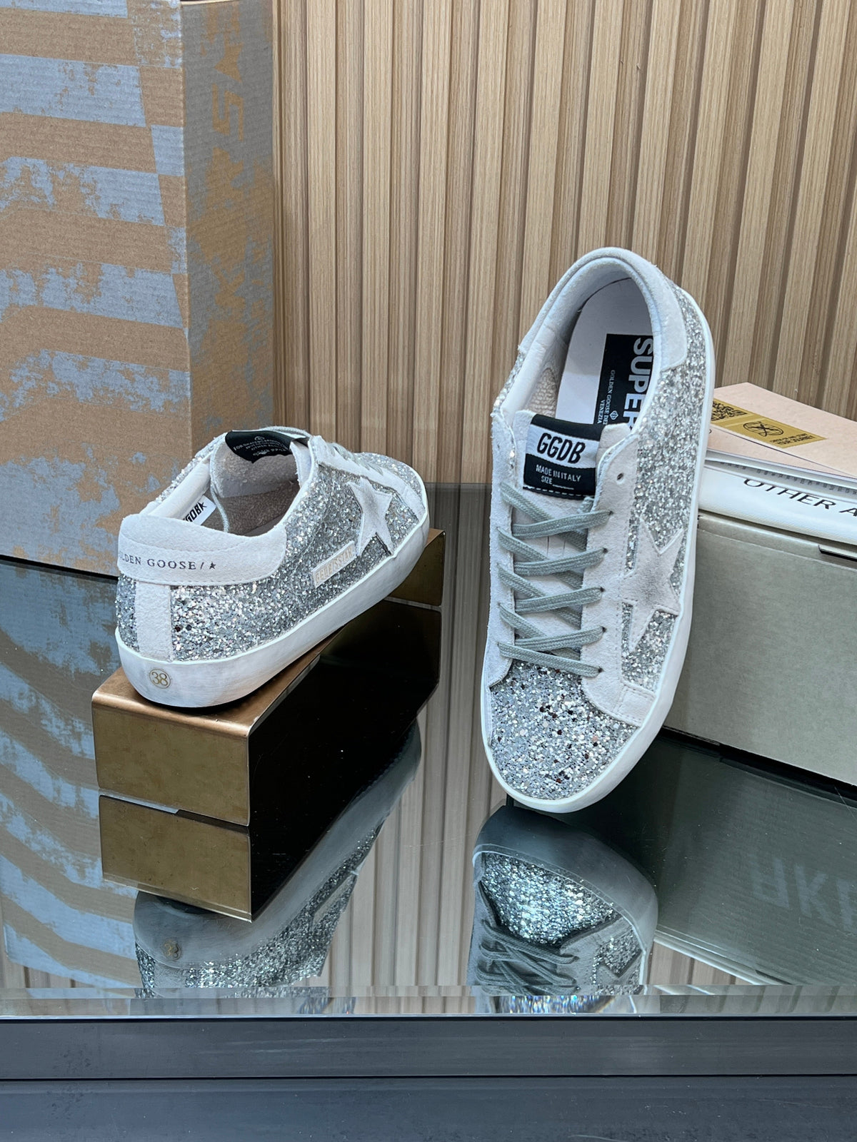 GGDB True-Star Sneaker Light Grey Suede Glitter 665956