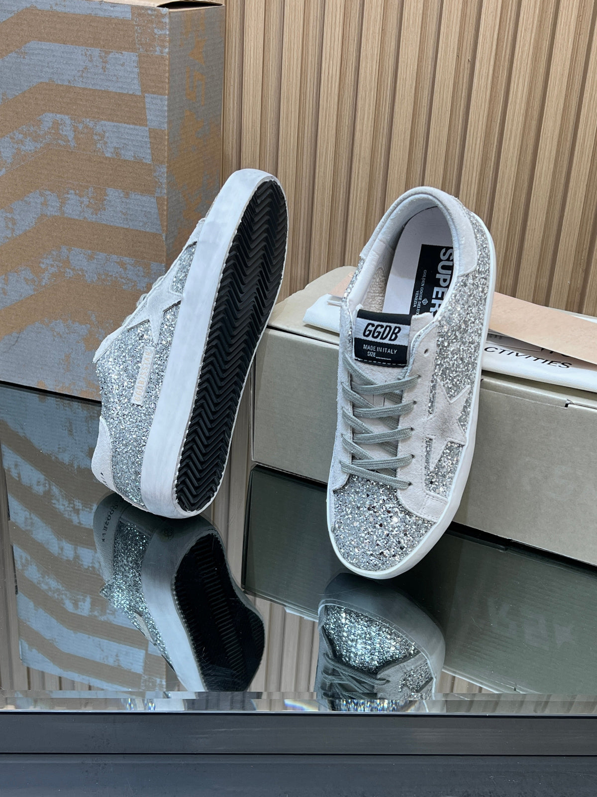 GGDB True-Star Sneaker Light Grey Suede Glitter 665956
