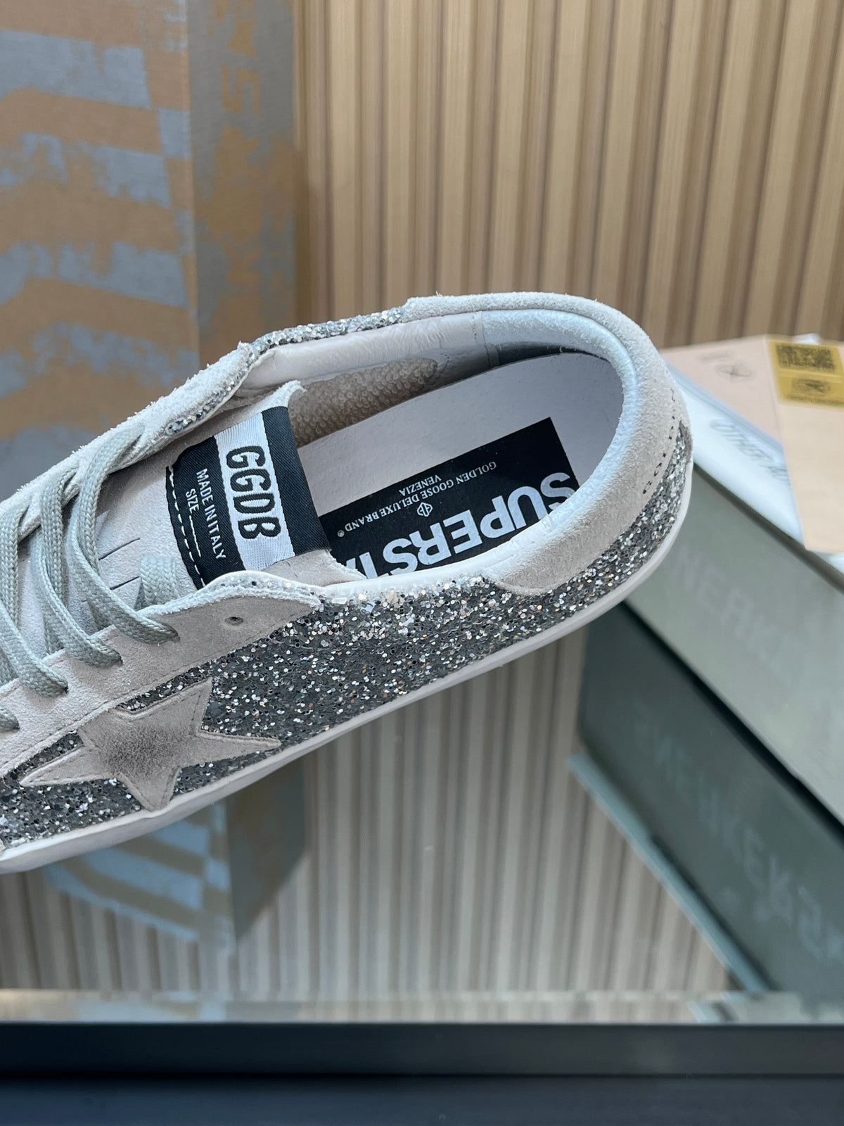 GGDB True-Star Sneaker Light Grey Suede Glitter 665956