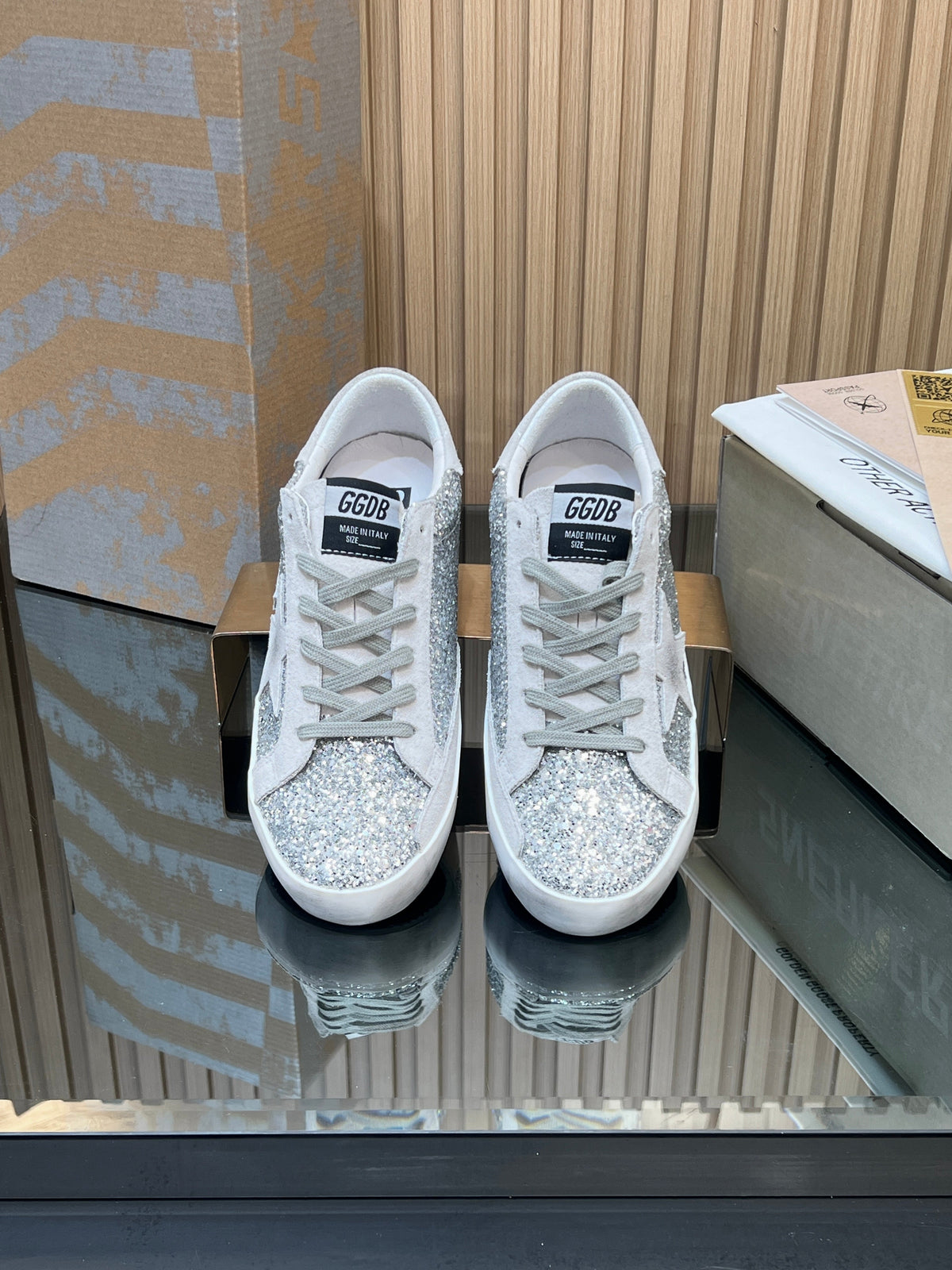 GGDB True-Star Sneaker Light Grey Suede Glitter 665956