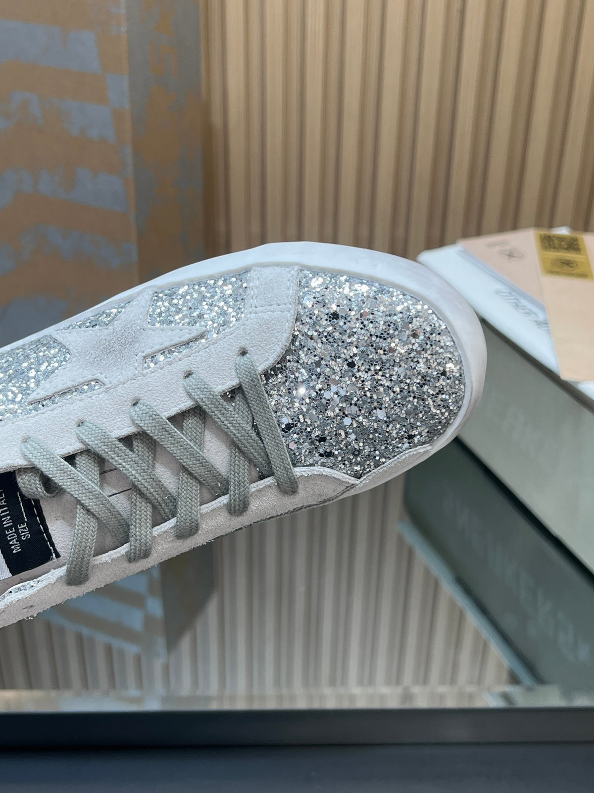 GGDB True-Star Sneaker Light Grey Suede Glitter 665956