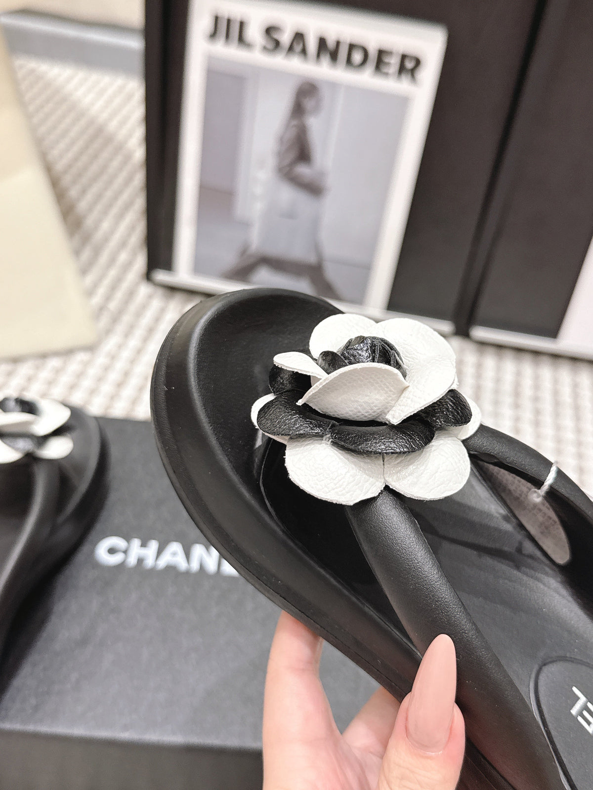 CC 26SS Thong Sandals Black White Leather 721684