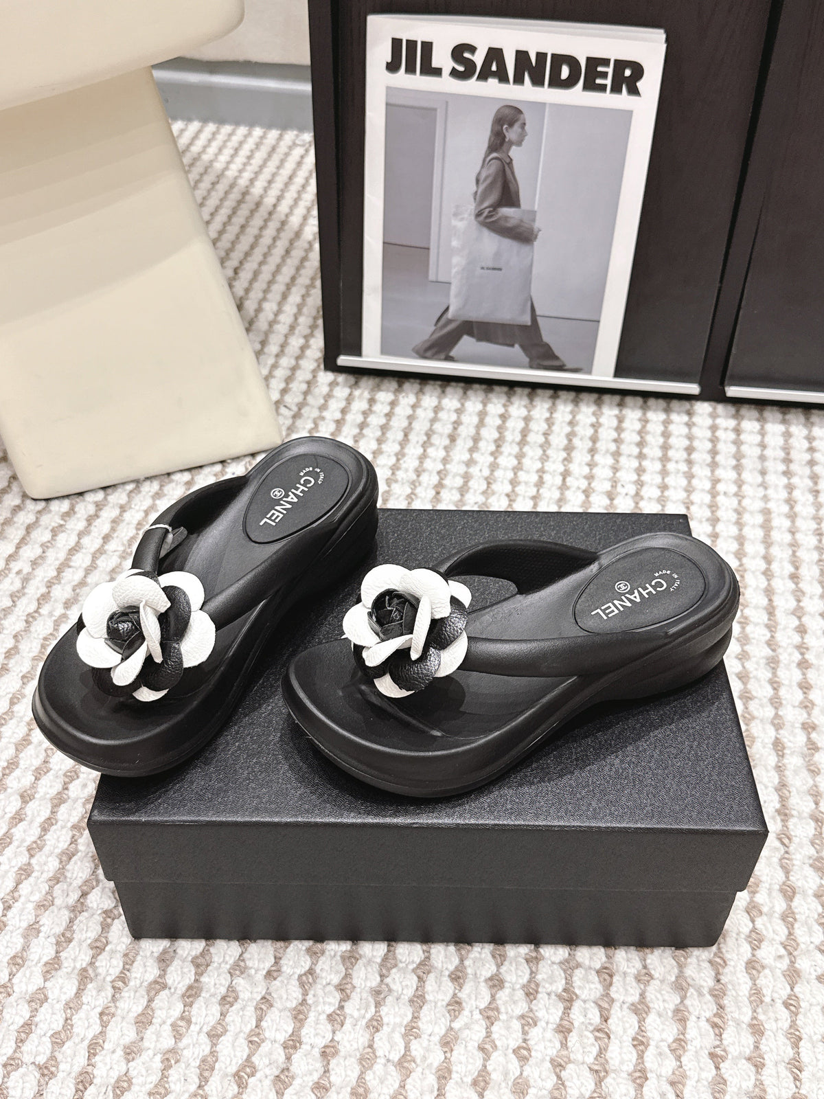 CC 26SS Thong Sandals Black White Leather 721684