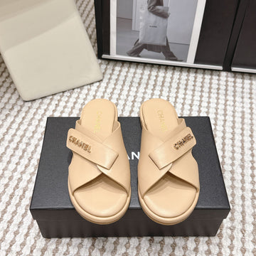 CC 26s Slip-on Sandals Beige Leather 721685