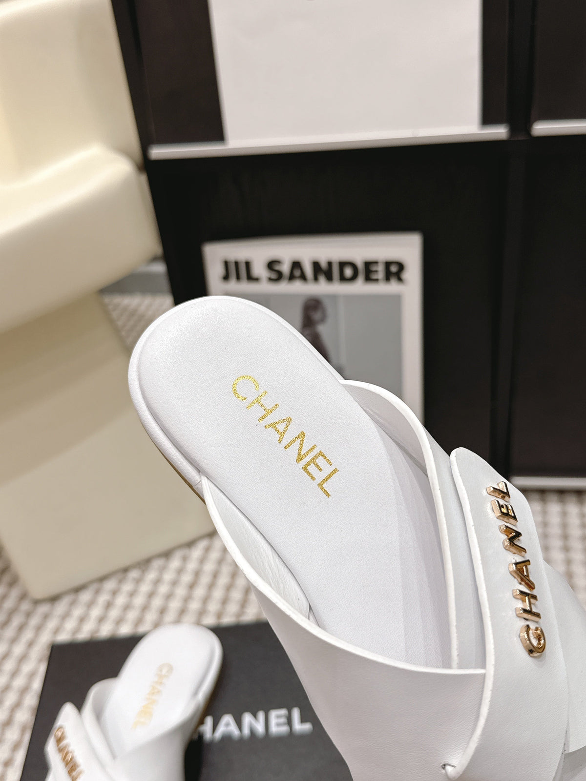 CC 26s Slip-on Sandals White Leather 721686
