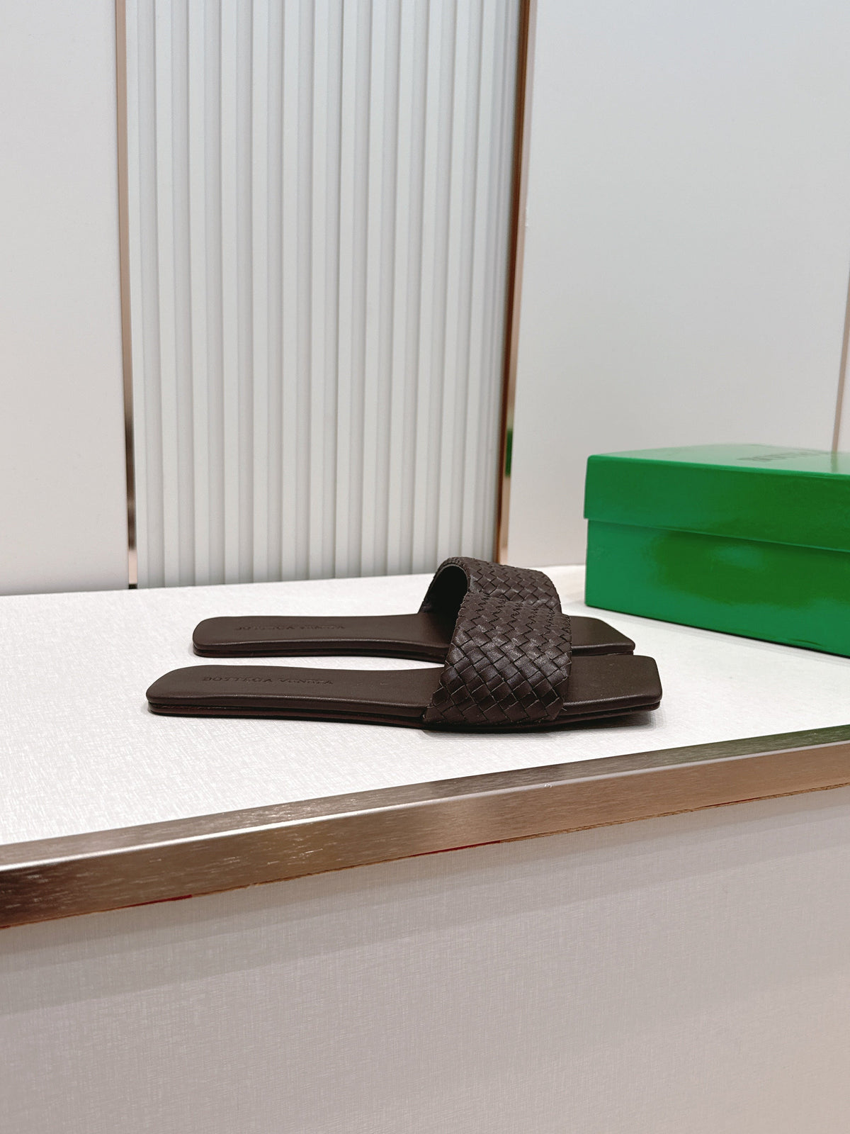BV Parco Slide Coffee Intrecciato Woven Leather 798040