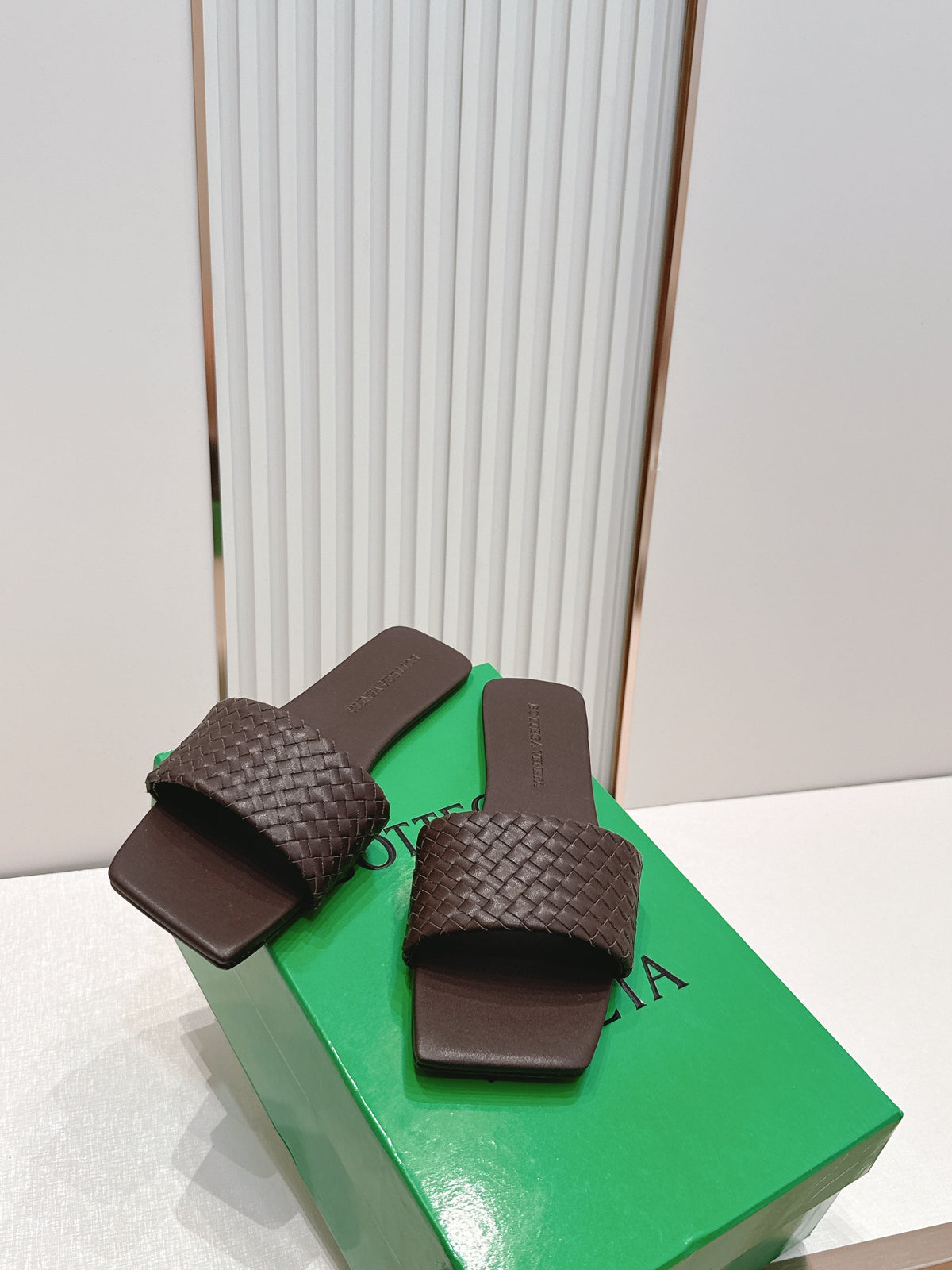 BV Parco Slide Coffee Intrecciato Woven Leather 798040