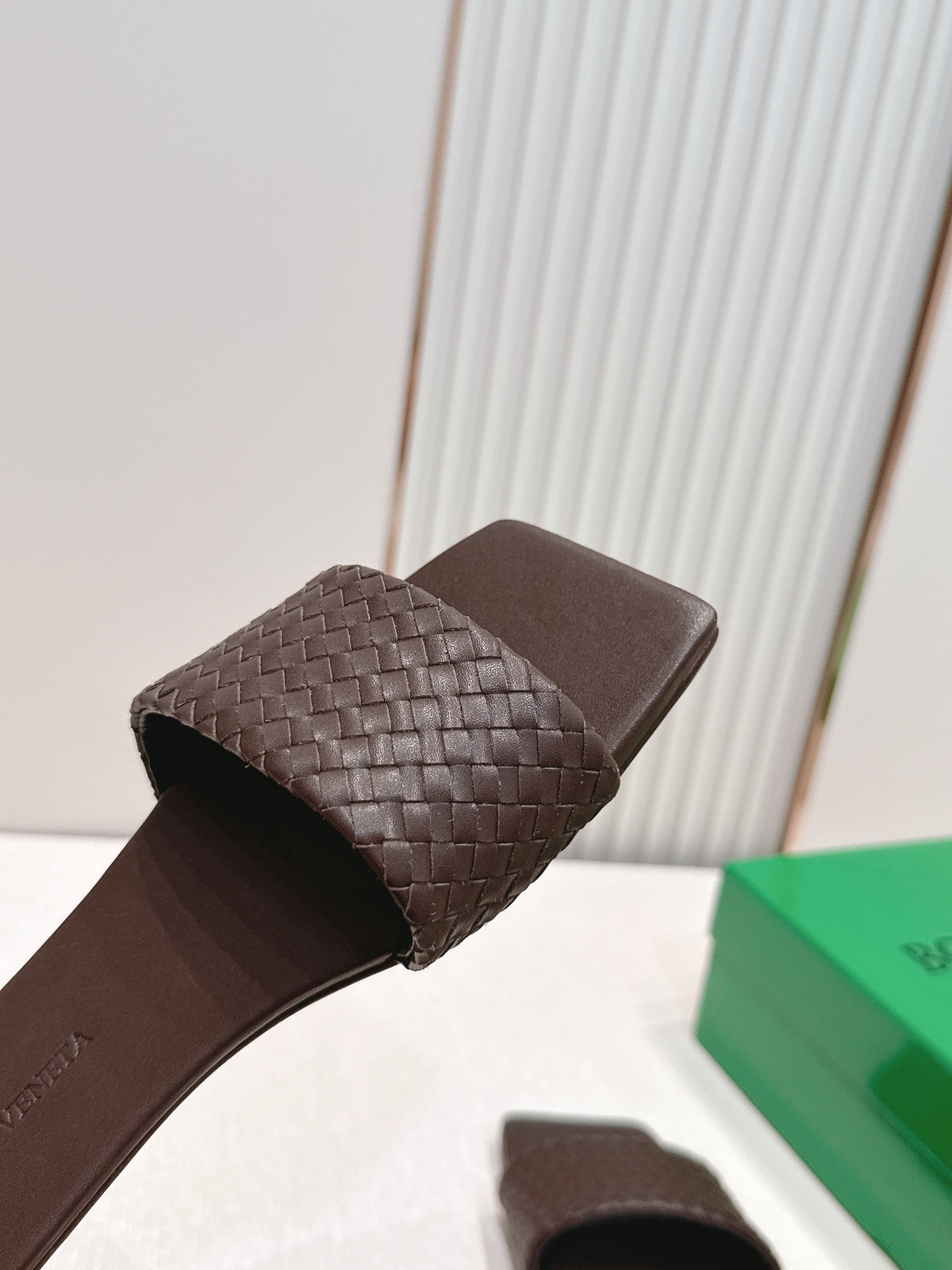 BV Parco Slide Coffee Intrecciato Woven Leather 798040