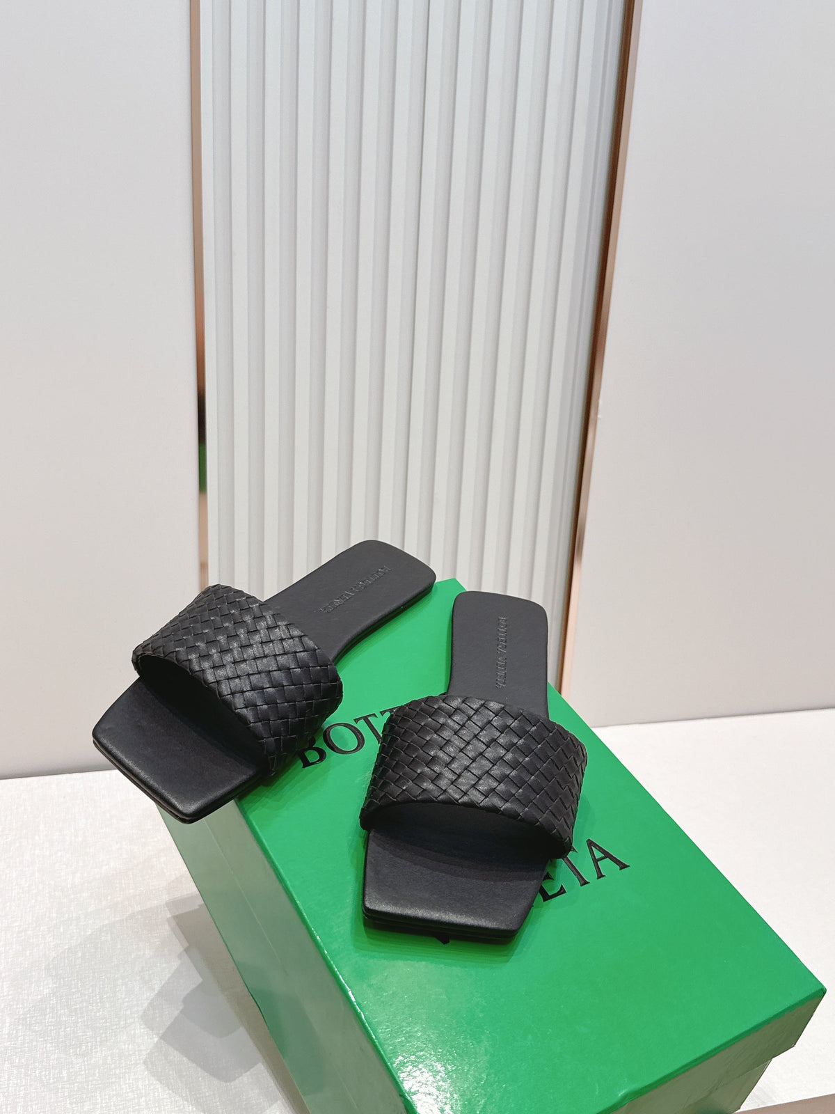 BV Parco Slide Black Intrecciato Woven Leather 798044