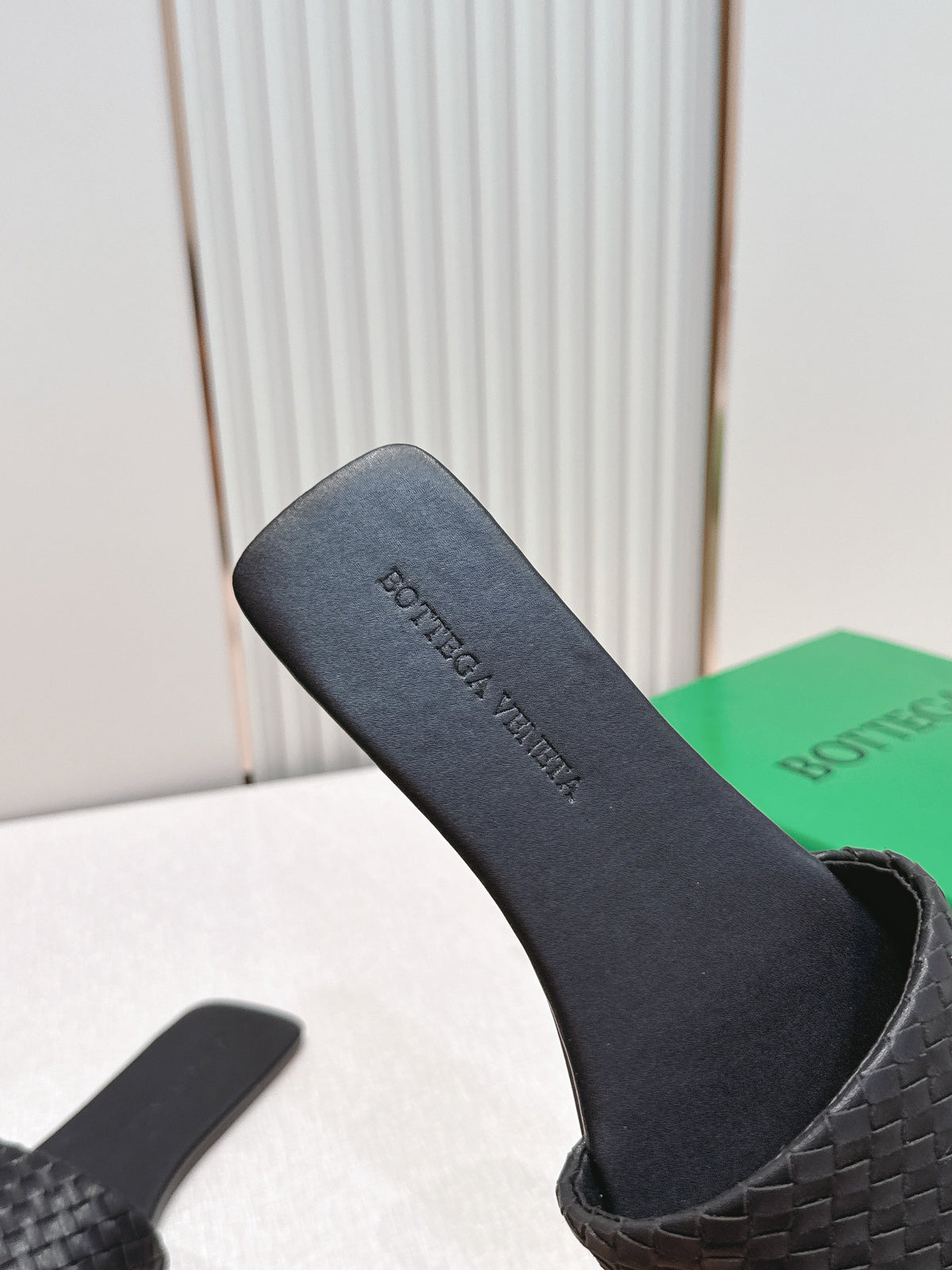 BV Parco Slide Black Intrecciato Woven Leather 798044