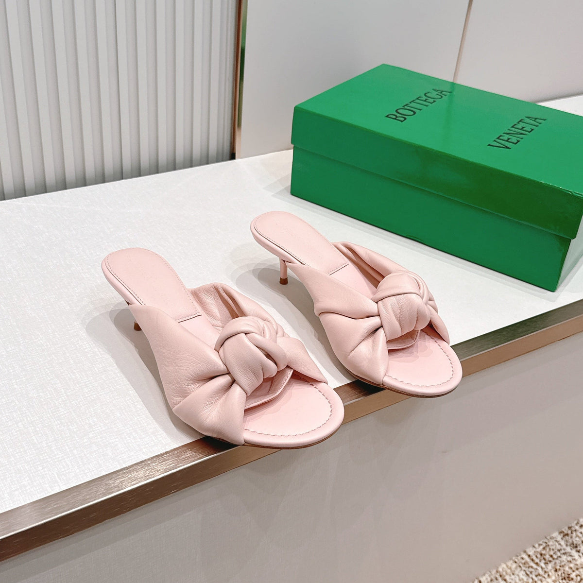 BV Maroon Knotted Slides 5.5cm Light Pink Leather 798049