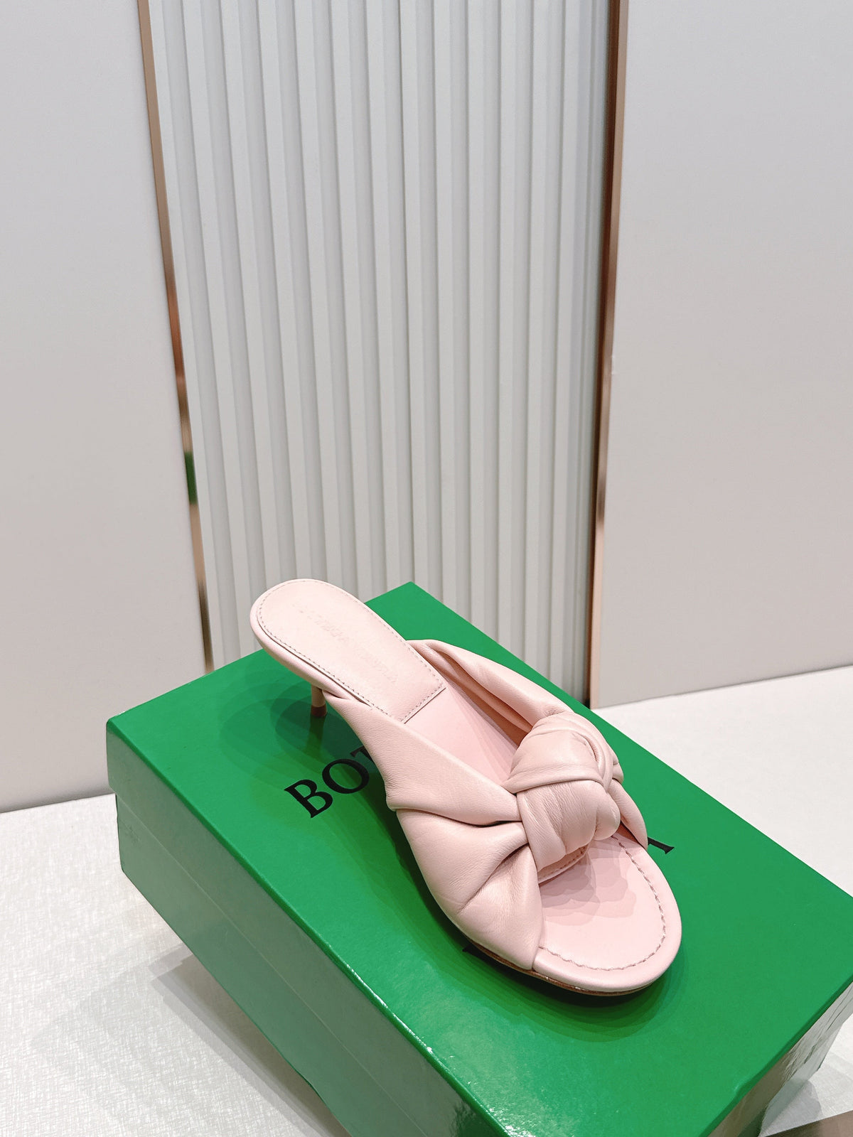 BV Maroon Knotted Slides 5.5cm Light Pink Leather 798049