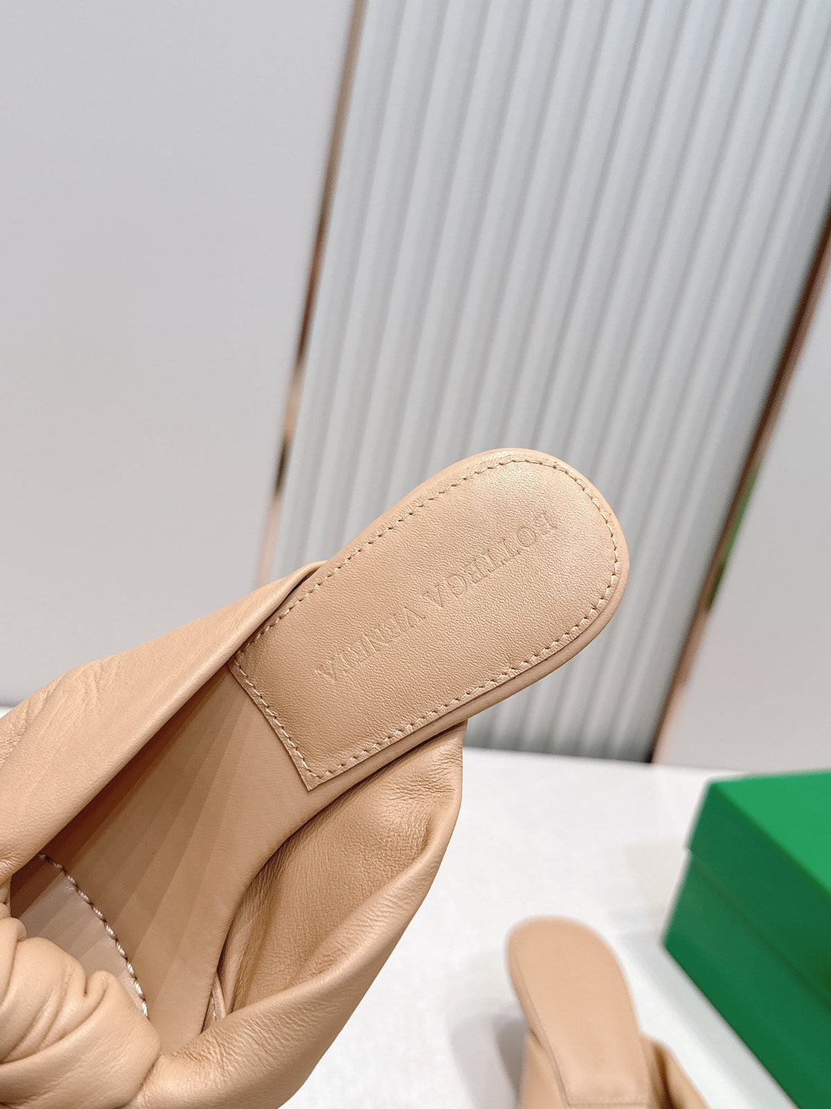BV Maroon Knotted Slides 5.5cm Beige Leather 798047