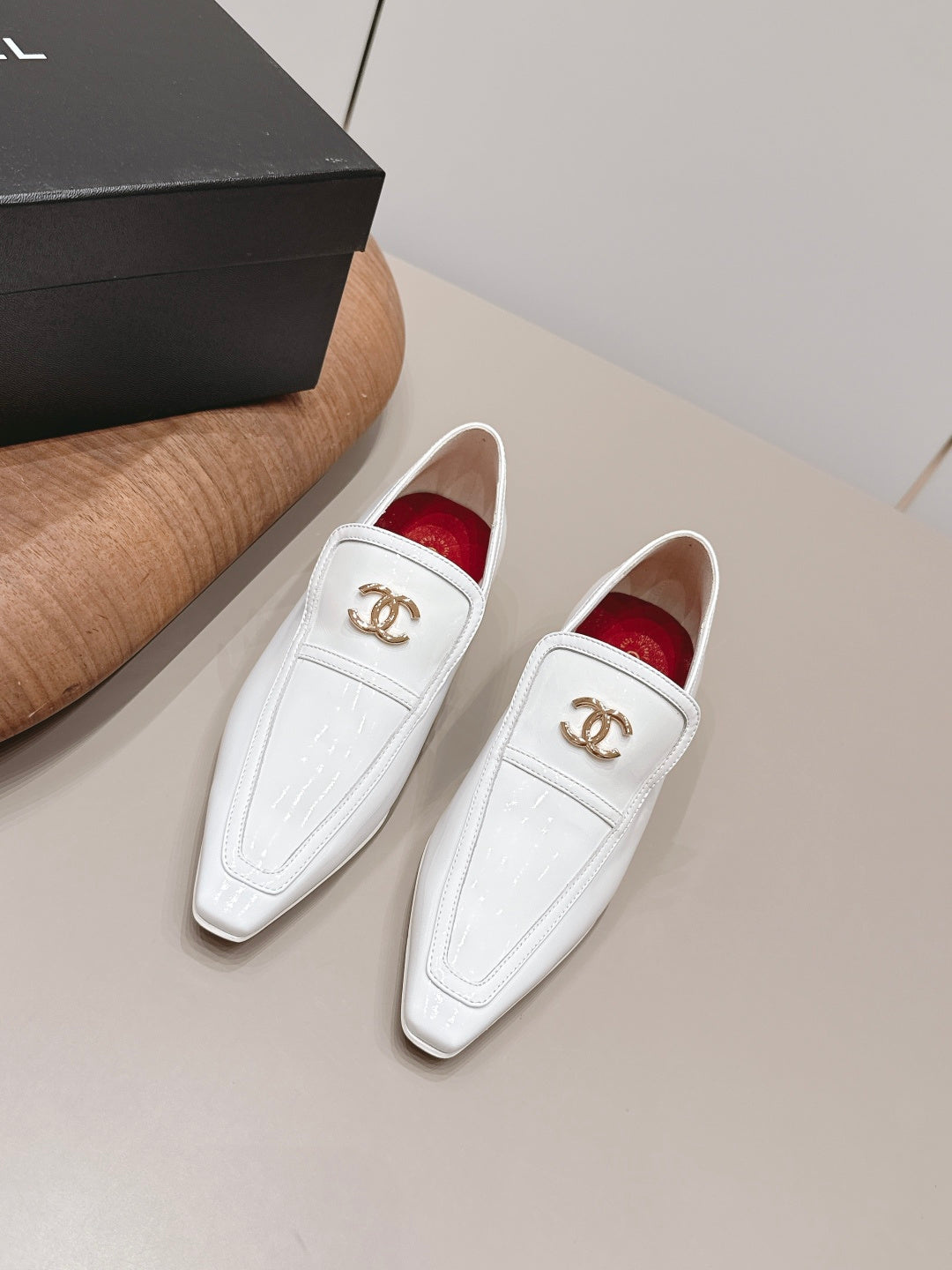 CC 26s Square-Toe Buckle Loafer 3cm White Leather 816296