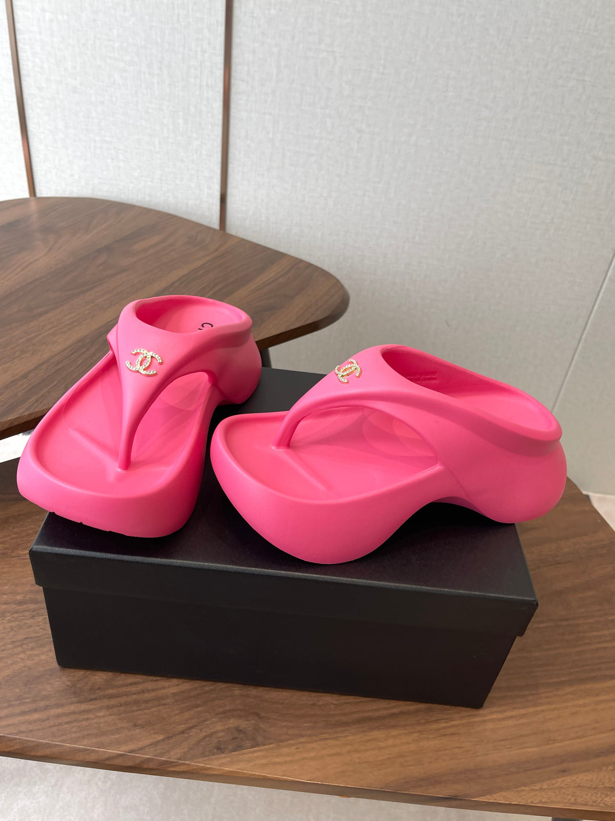 CC 26s Platform Flip-Flops Hot Pink Rubber 727521
