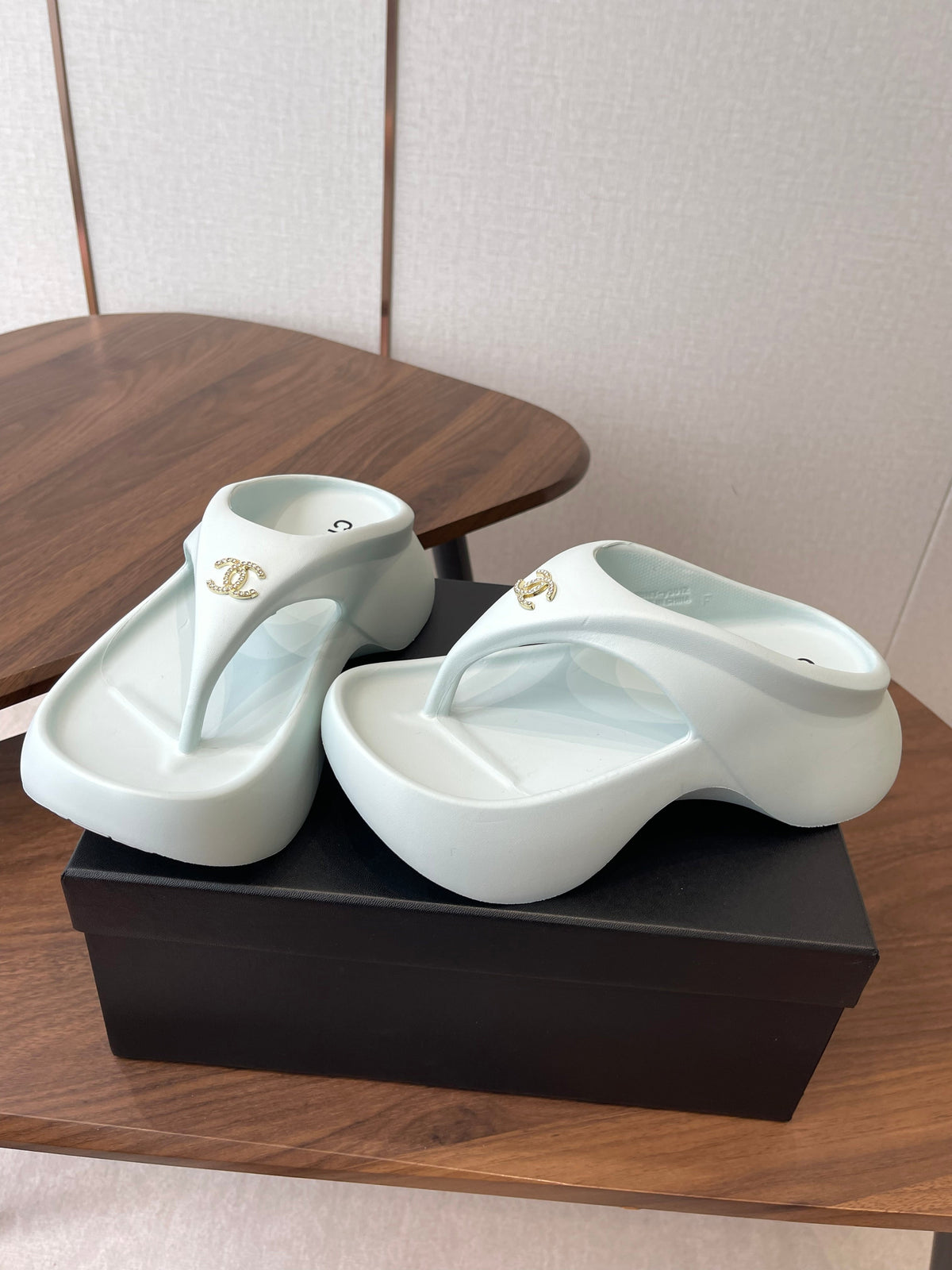 CC 26s Platform Flip-Flops Off White Rubber 727522