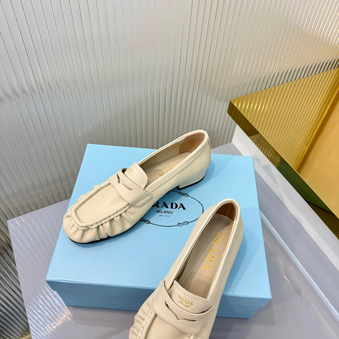 Prada 26s Loafer White Pleated Leather 837704