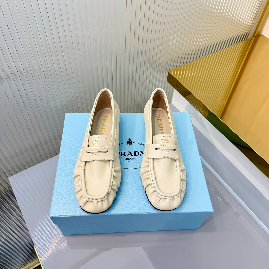 Prada 26s Loafer White Pleated Leather 837704
