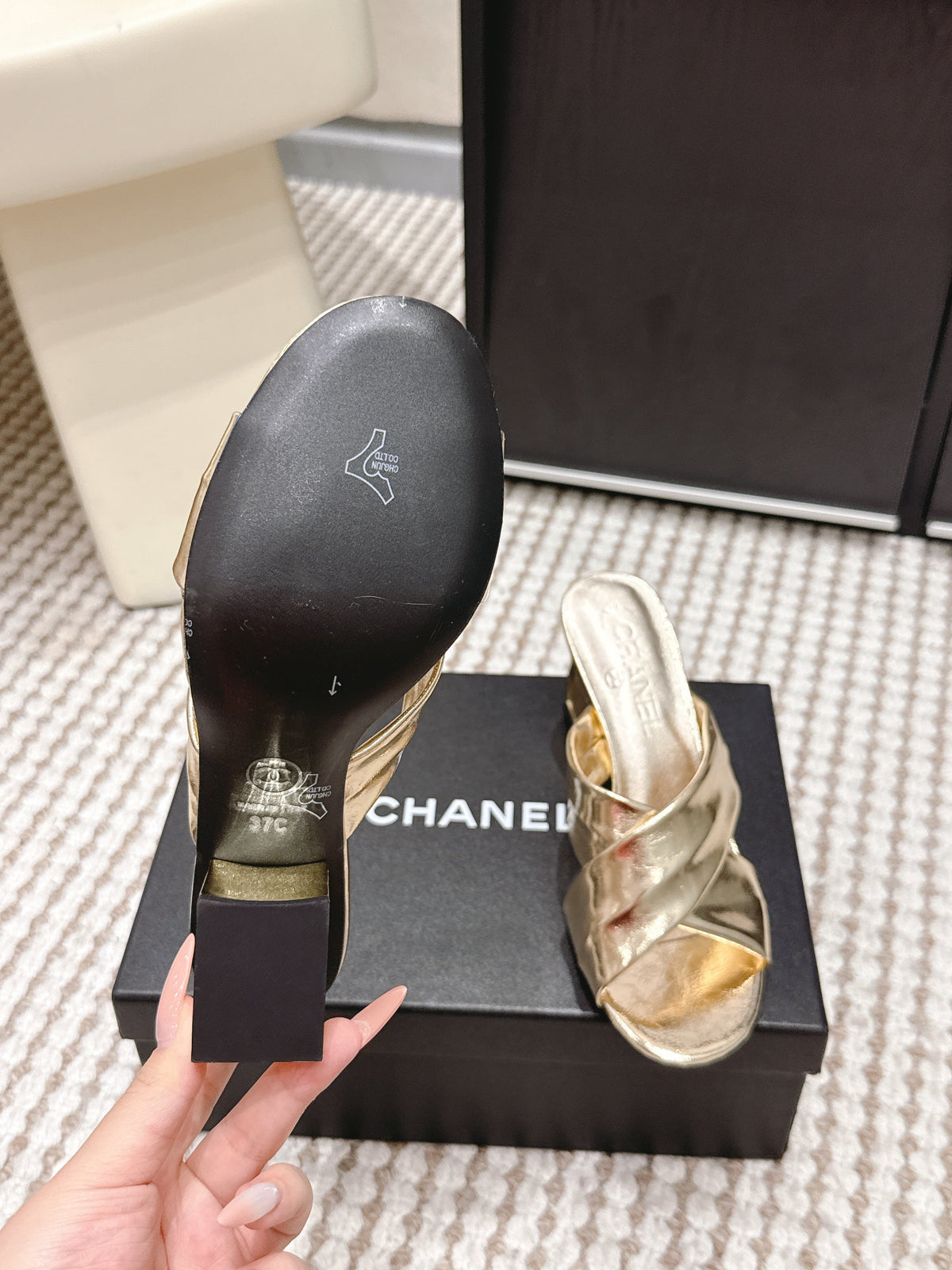 CC High-Heeled Cross-Strap Sandals 7.5cm Gold Glossy Leather 721587