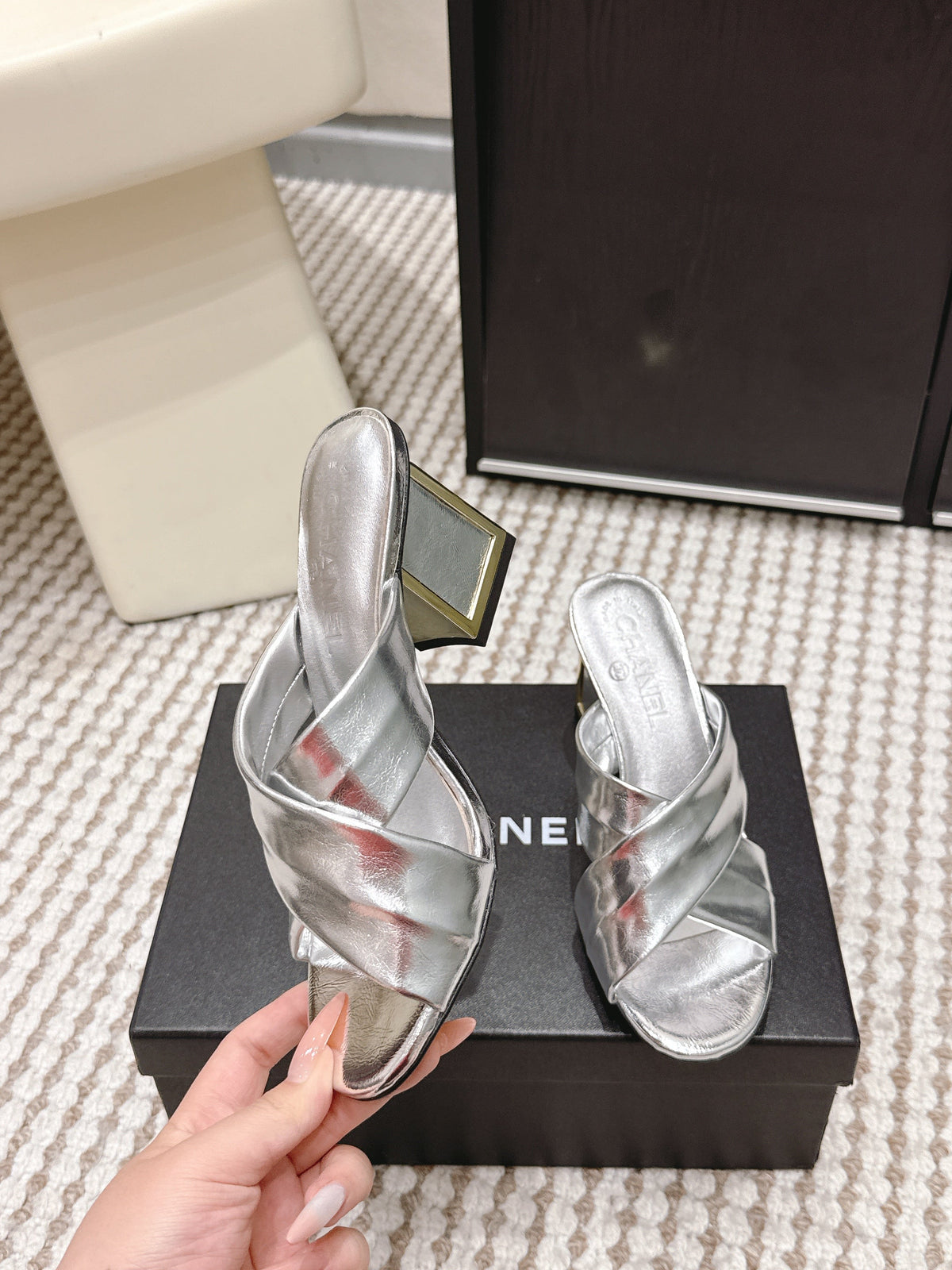 CC High-Heeled Cross-Strap Sandals 7.5cm Sliver Glossy Leather 721588