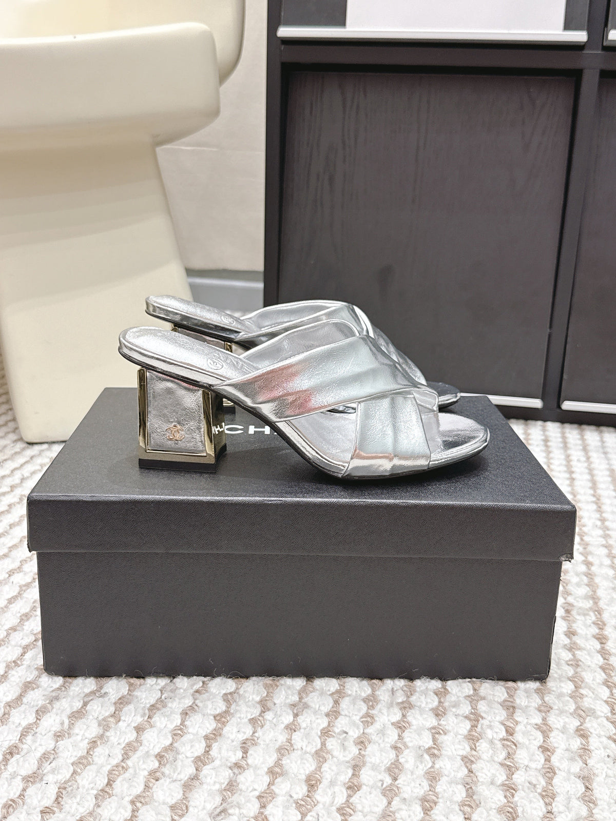 CC High-Heeled Cross-Strap Sandals 7.5cm Sliver Glossy Leather 721588