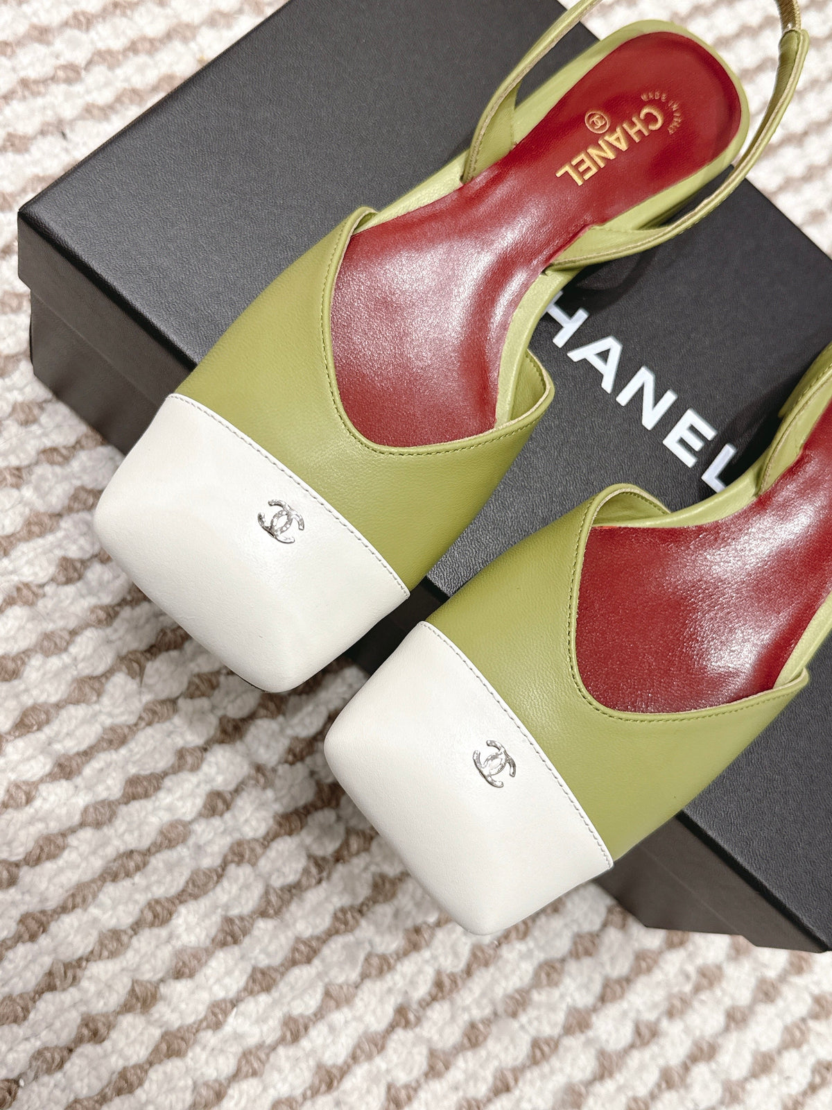CC 2026 Slingbacks Flat Green White Lambskin 721434