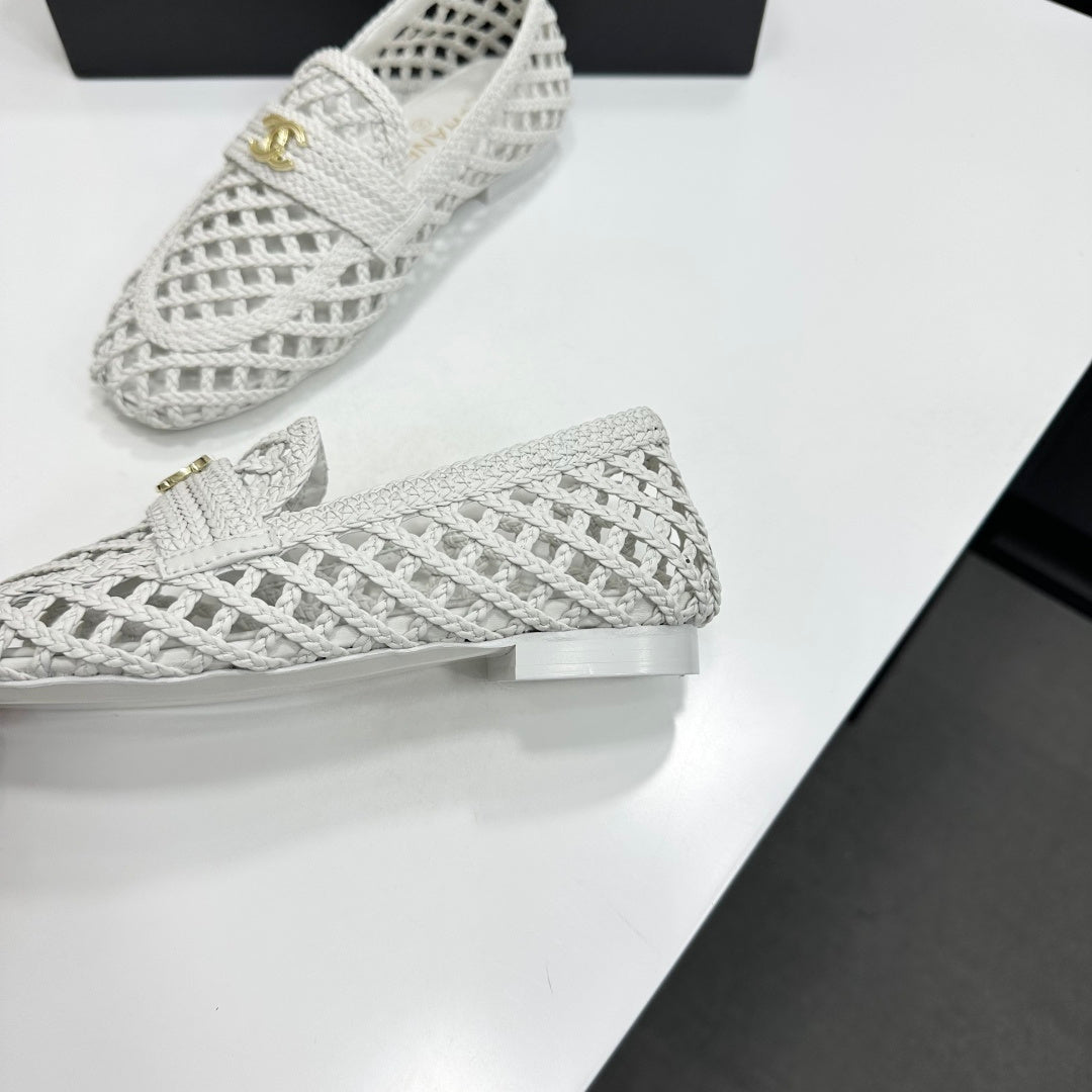 CC Pre 2026 Moccasin White Woven Sheepskin 817677