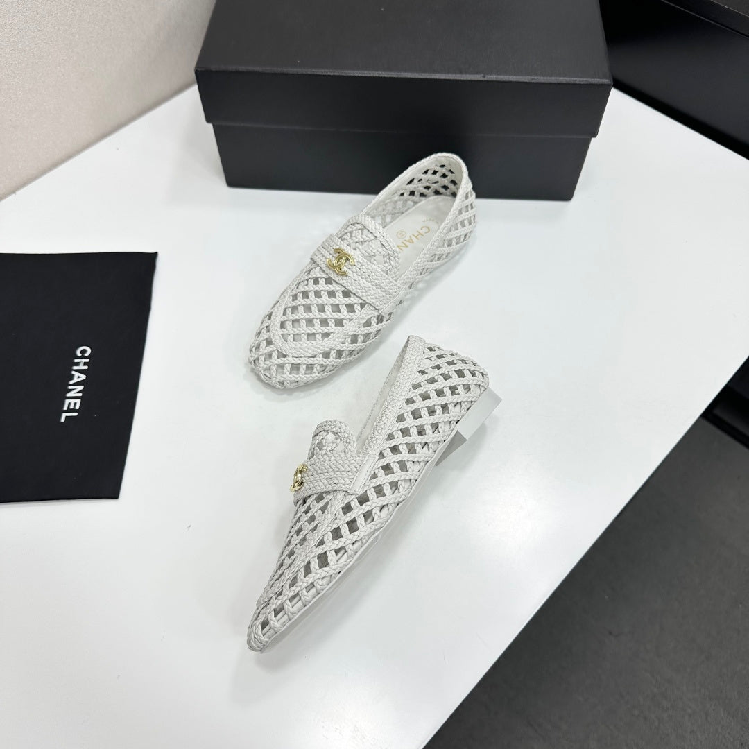 CC Pre 2026 Moccasin White Woven Sheepskin 817677