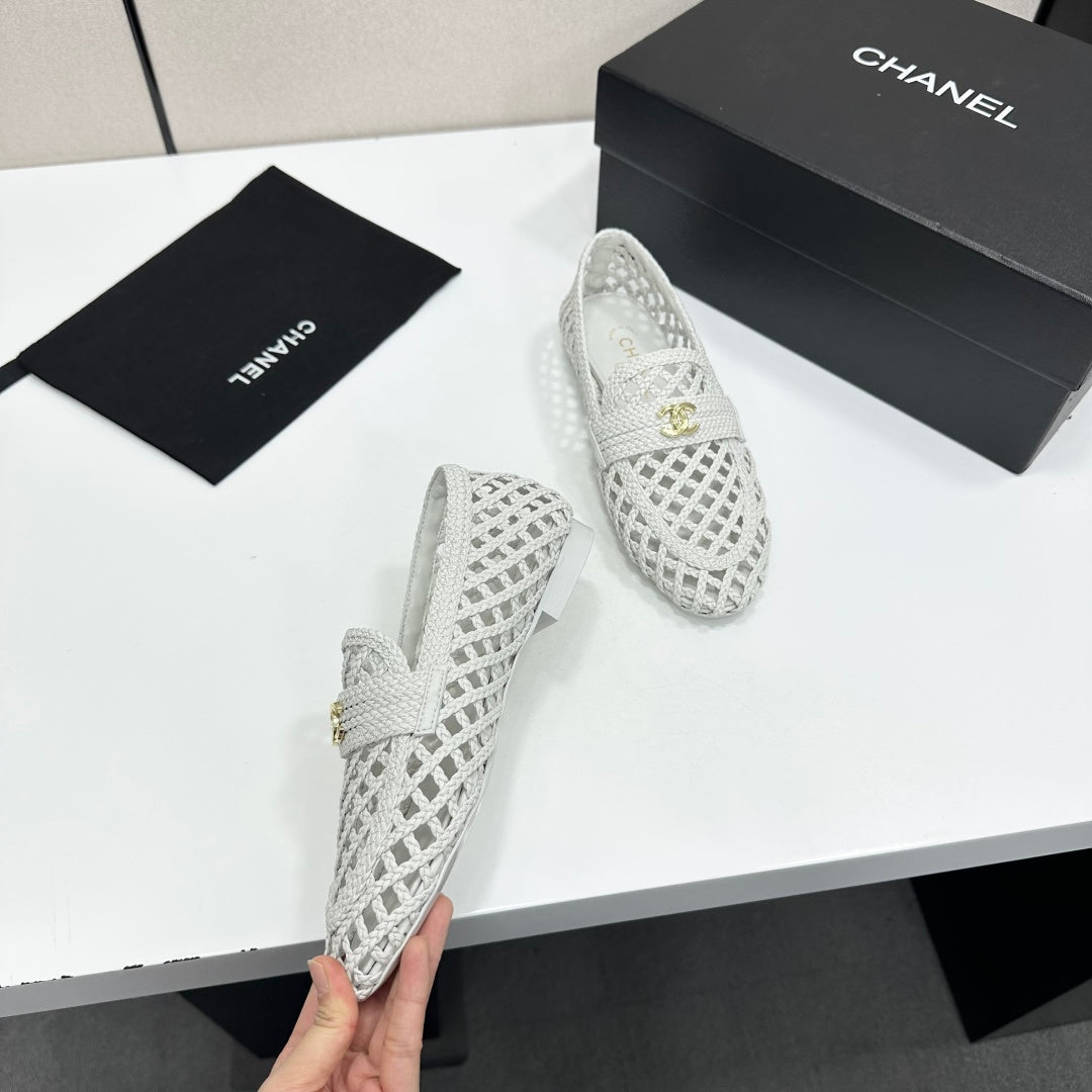 CC Pre 2026 Moccasin White Woven Sheepskin 817677
