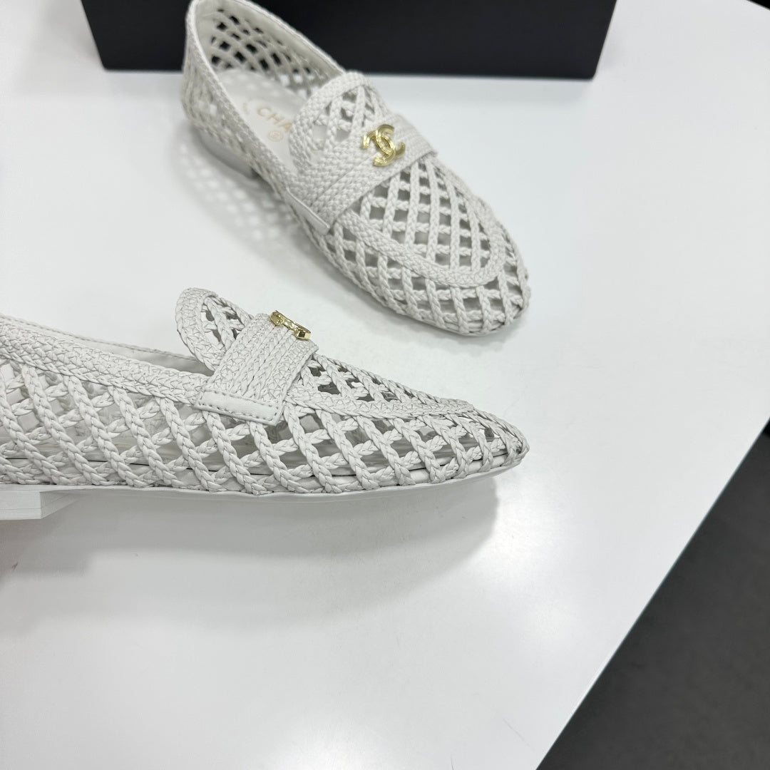 CC Pre 2026 Moccasin White Woven Sheepskin 817677